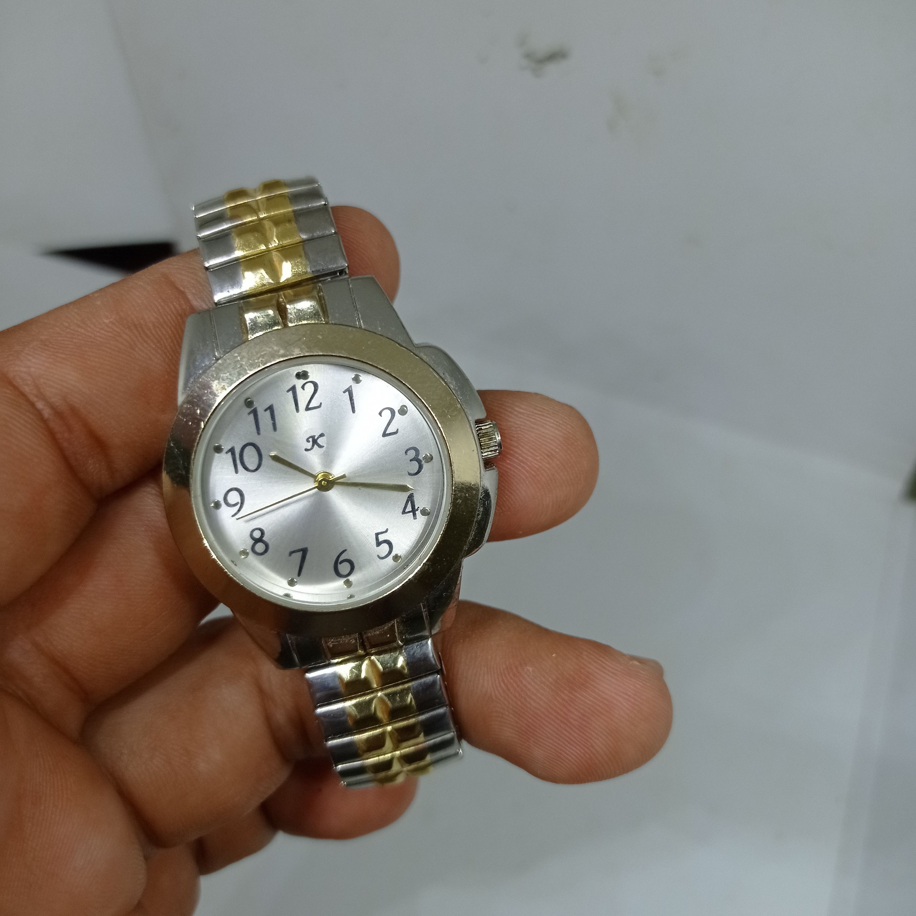 Japanese Brand VINTAGE K. Quartz. Japan Retro Watch (Flexible strap) Size ONE SIZE - 6 Thumbnail
