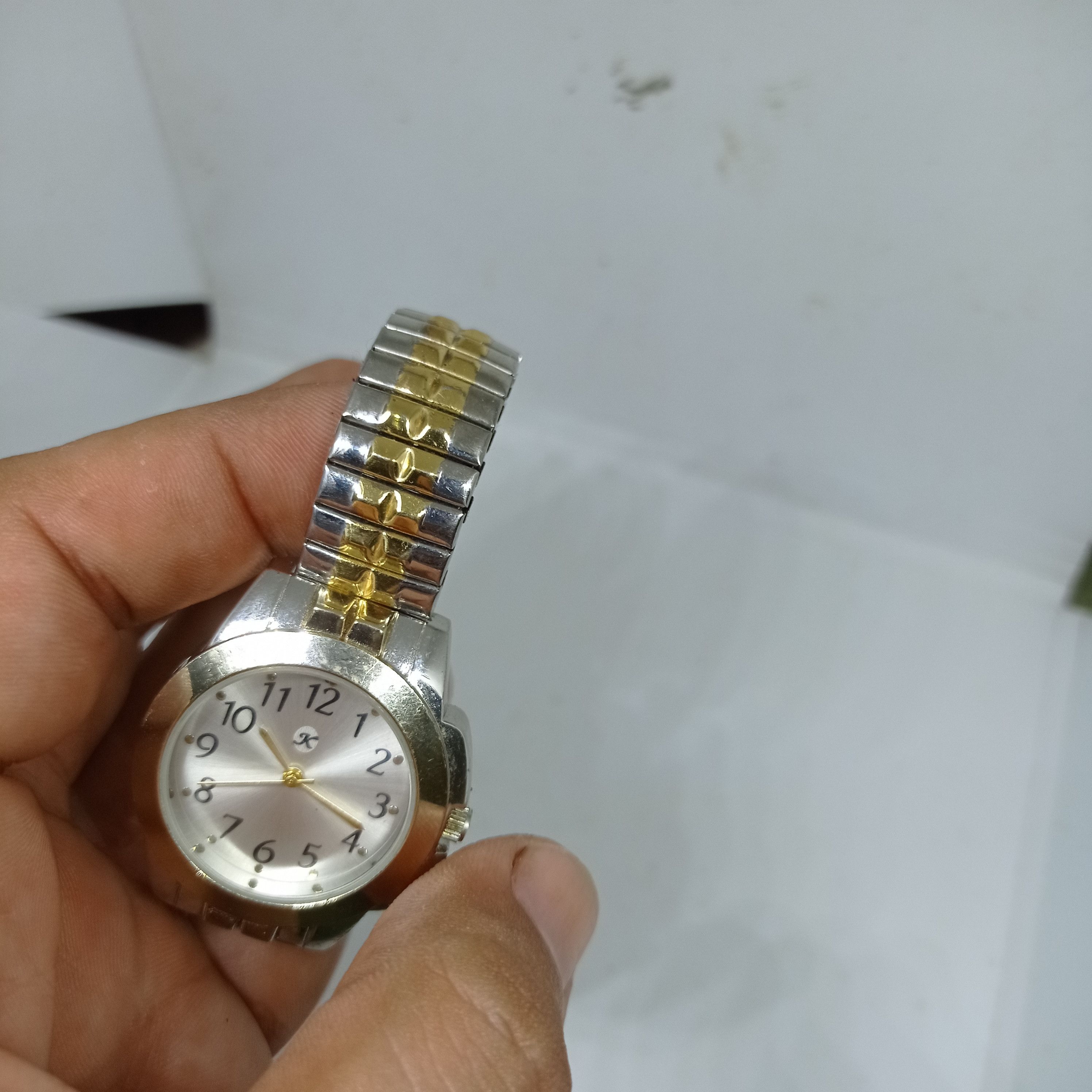 Japanese Brand VINTAGE K. Quartz. Japan Retro Watch (Flexible strap) Size ONE SIZE - 7 Thumbnail