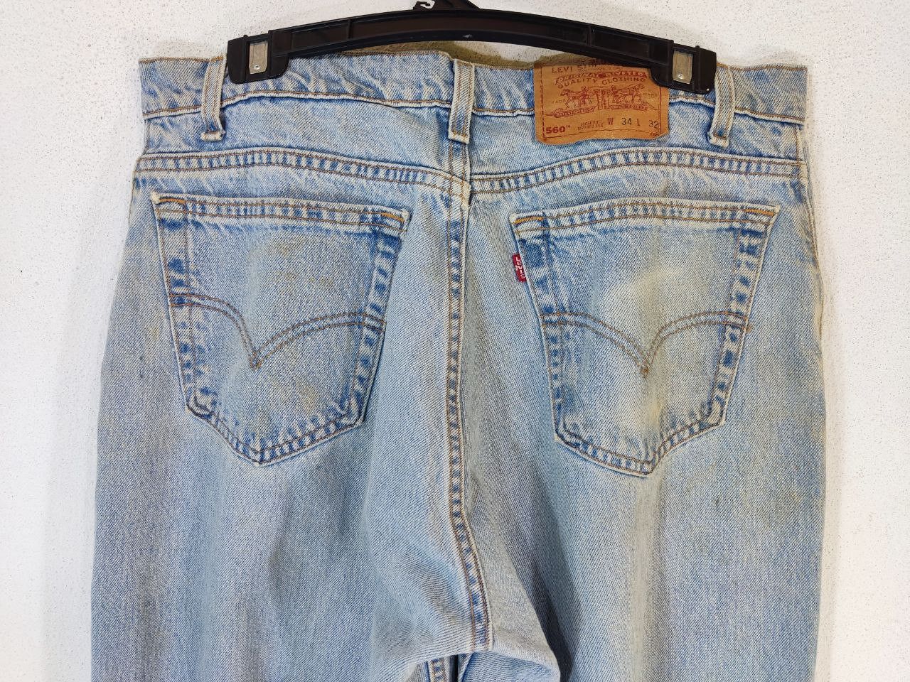 Levi's vintage levis 560 loose fit tapered leg denim Size US 35 - 14 Thumbnail