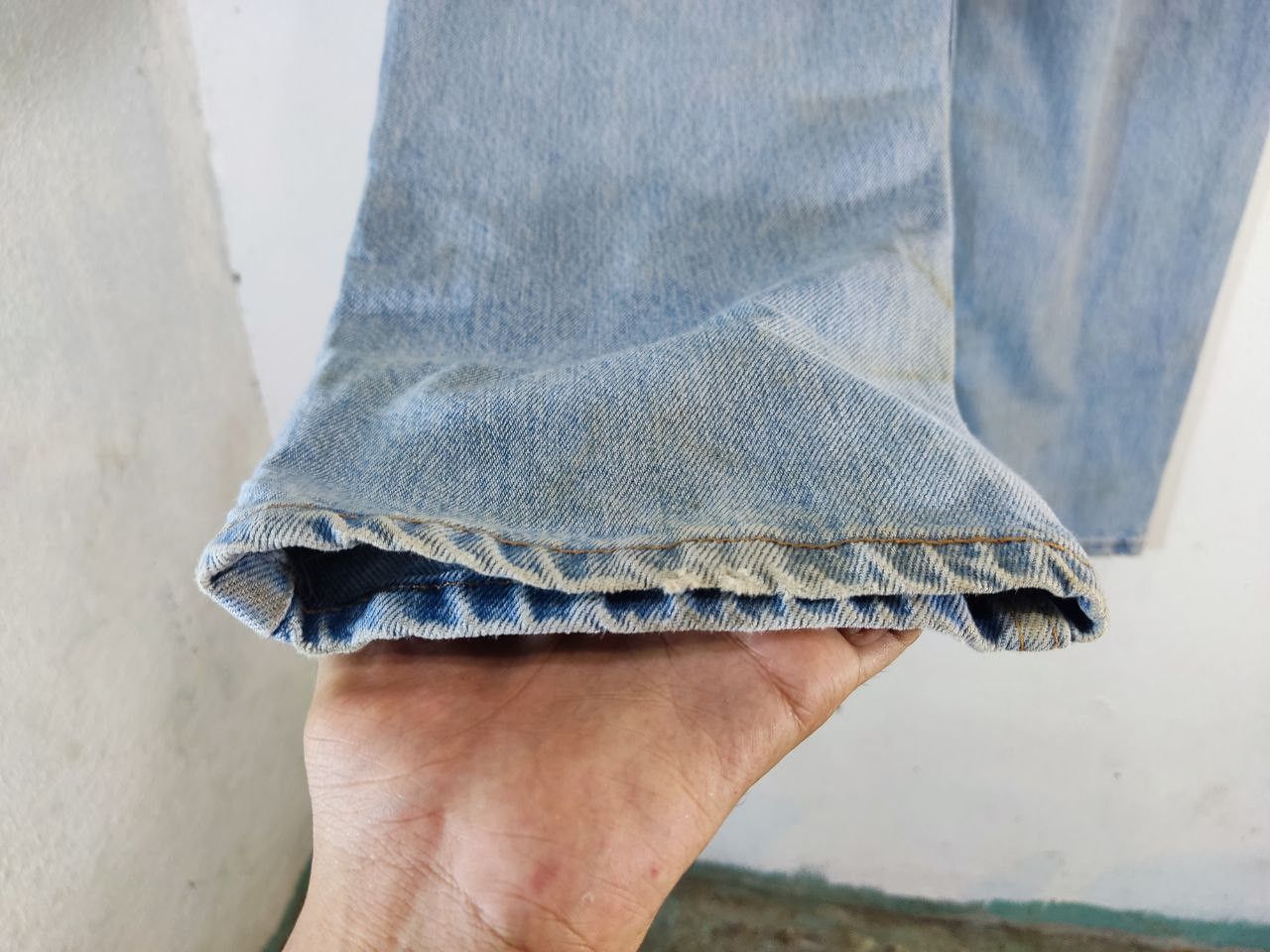 Levi's vintage levis 560 loose fit tapered leg denim Size US 35 - 9 Thumbnail