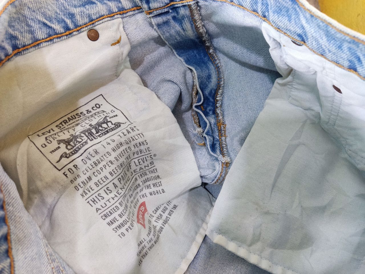 Levi's vintage levis 560 loose fit tapered leg denim Size US 35 - 4 Thumbnail