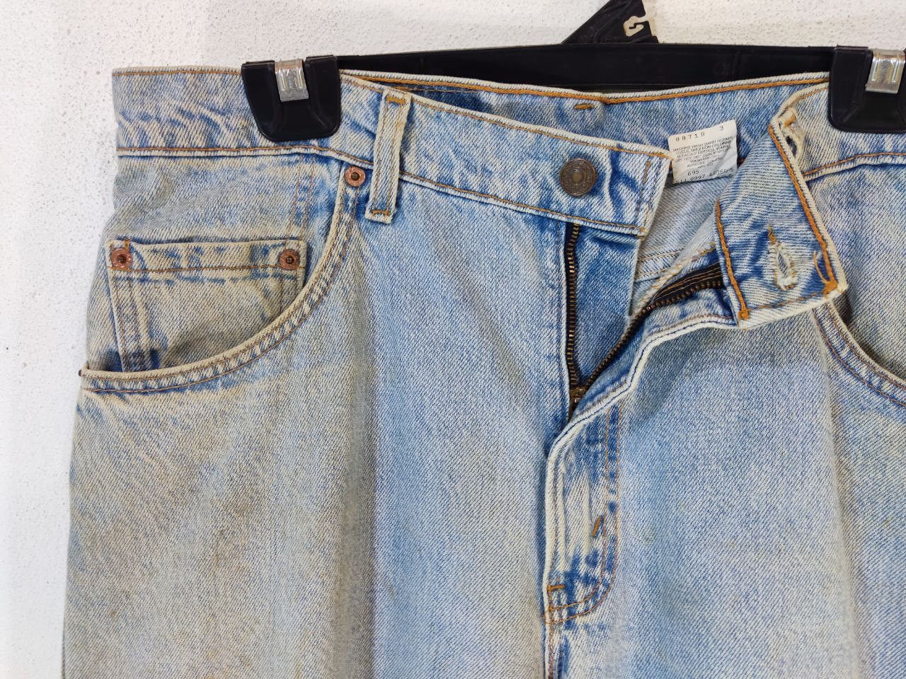 Levi's vintage levis 560 loose fit tapered leg denim Size US 35 - 7 Thumbnail