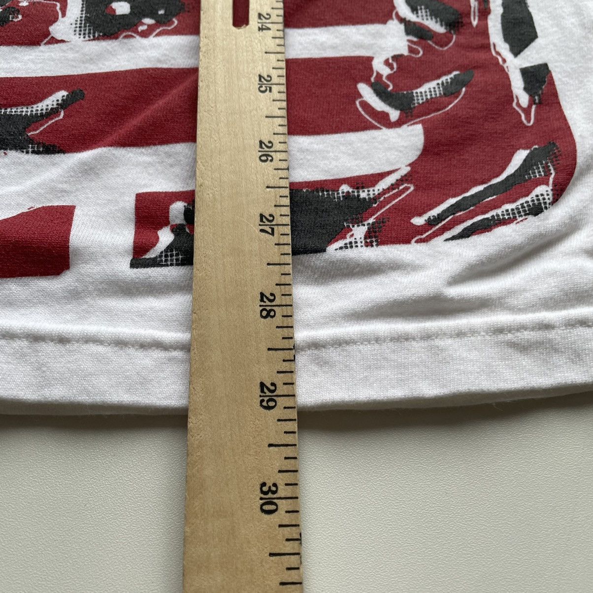 Nike Vintage 2000s Nike LeBron James Graphic T Shirt Large Size US L / EU 52-54 / 3 - 5 Thumbnail