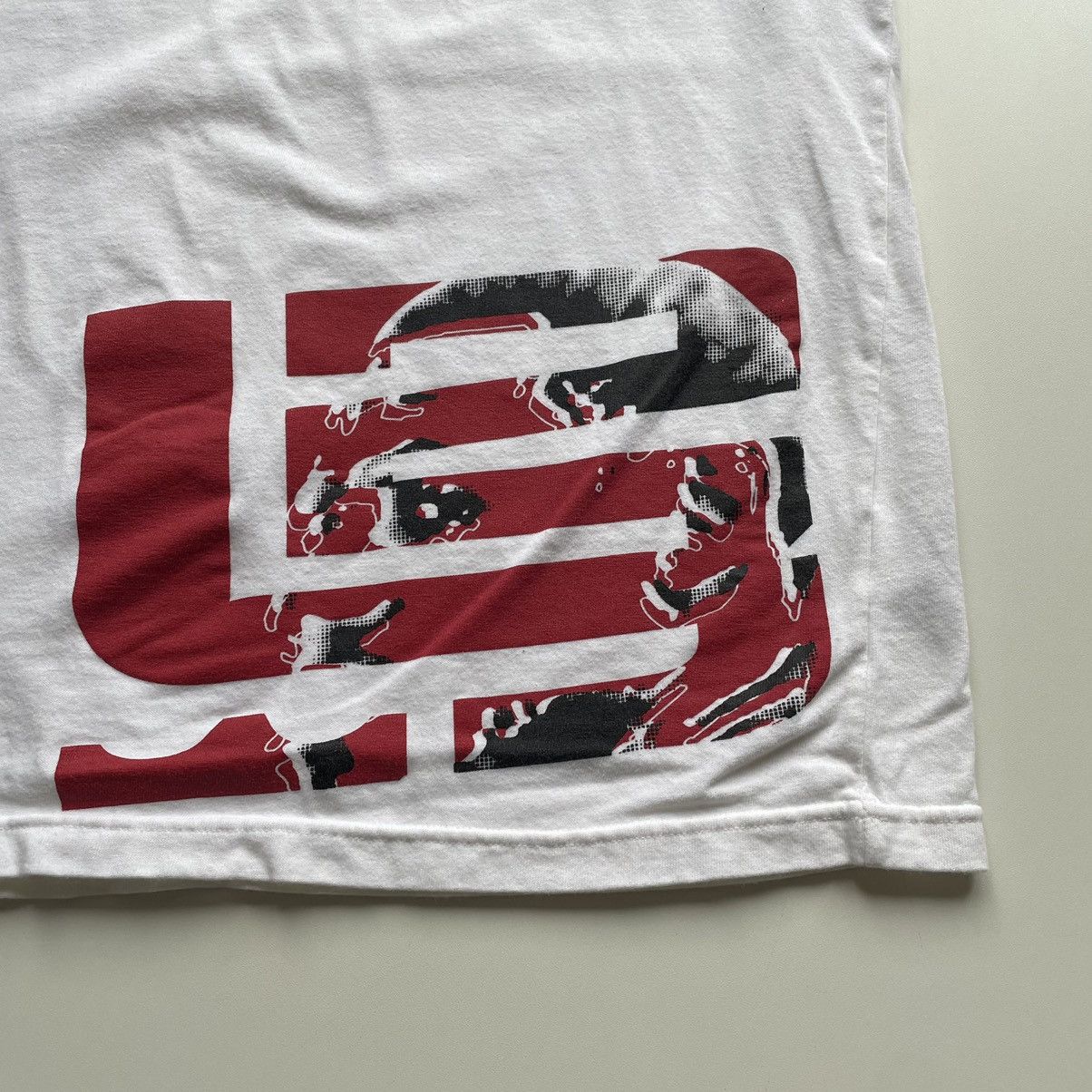 Nike Vintage 2000s Nike LeBron James Graphic T Shirt Large Size US L / EU 52-54 / 3 - 2 Thumbnail