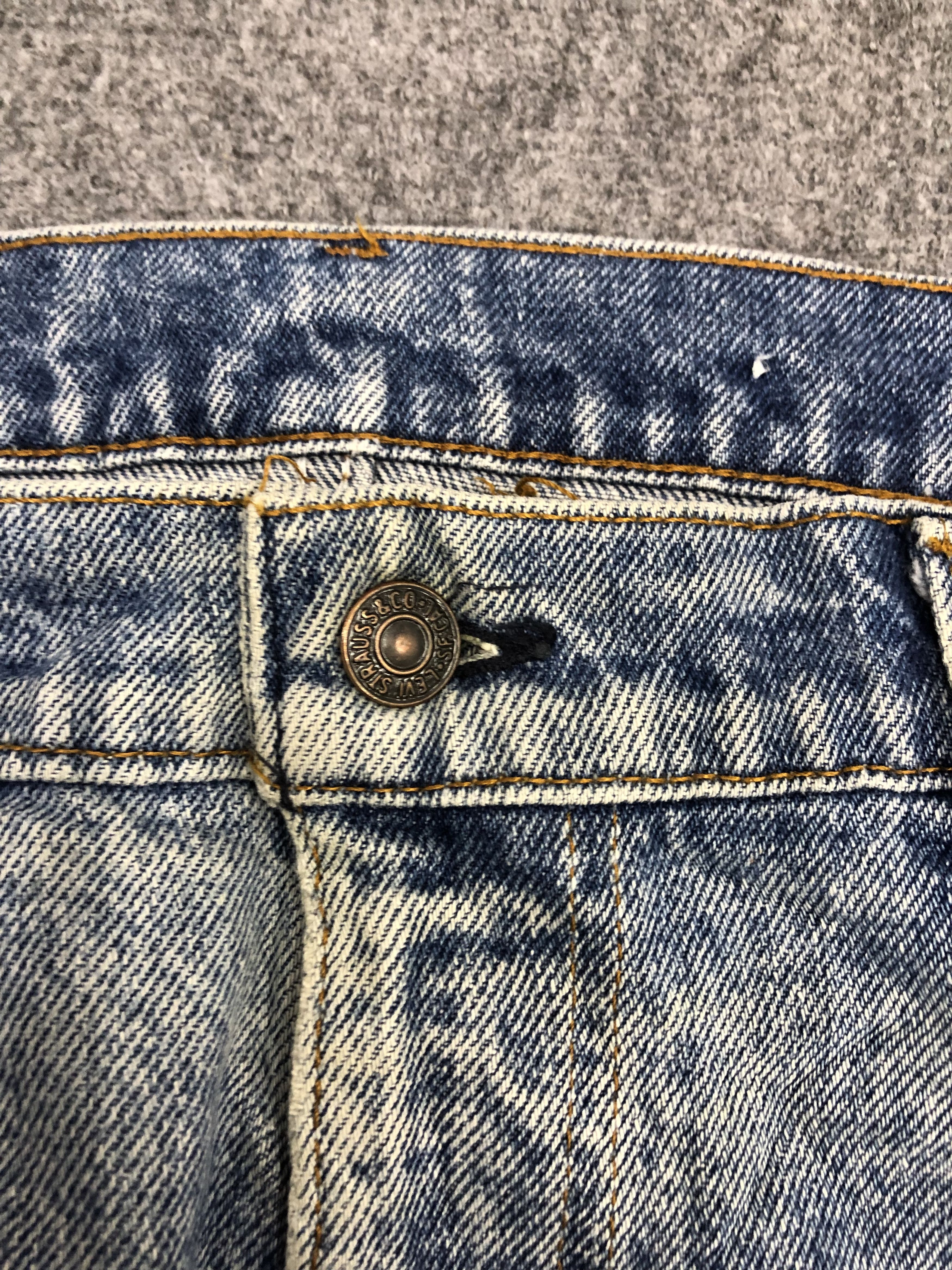 Levi's × Vintage Vintage 90s Levis 505 Orange Tabs Light Wash Jeans Size US 37 - 9 Thumbnail