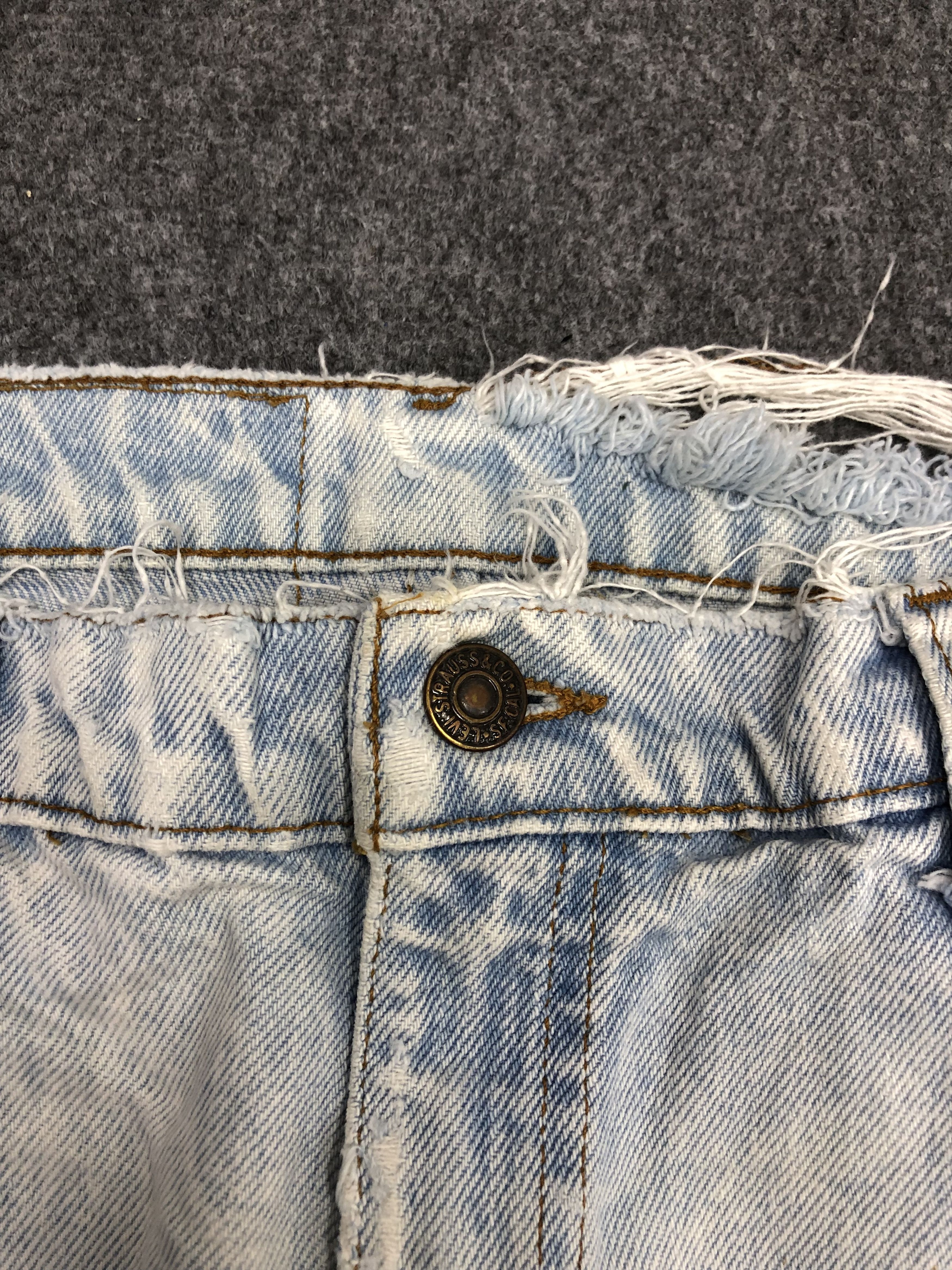 Levi's Vintage Levis Distressed Light wash Jeans DP1003 Size US 35 - 7 Thumbnail