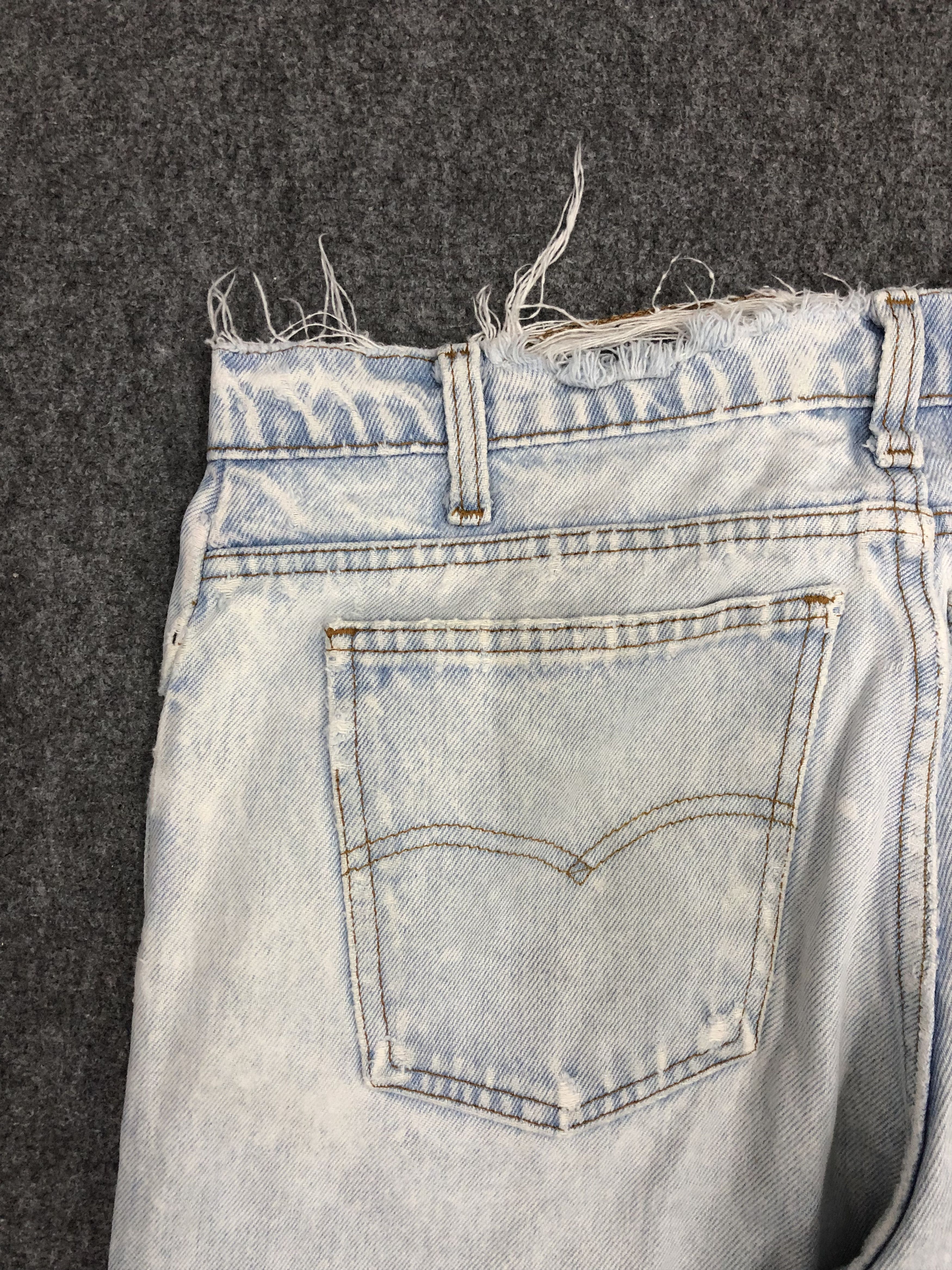 Levi's Vintage Levis Distressed Light wash Jeans DP1003 Size US 35 - 13 Thumbnail