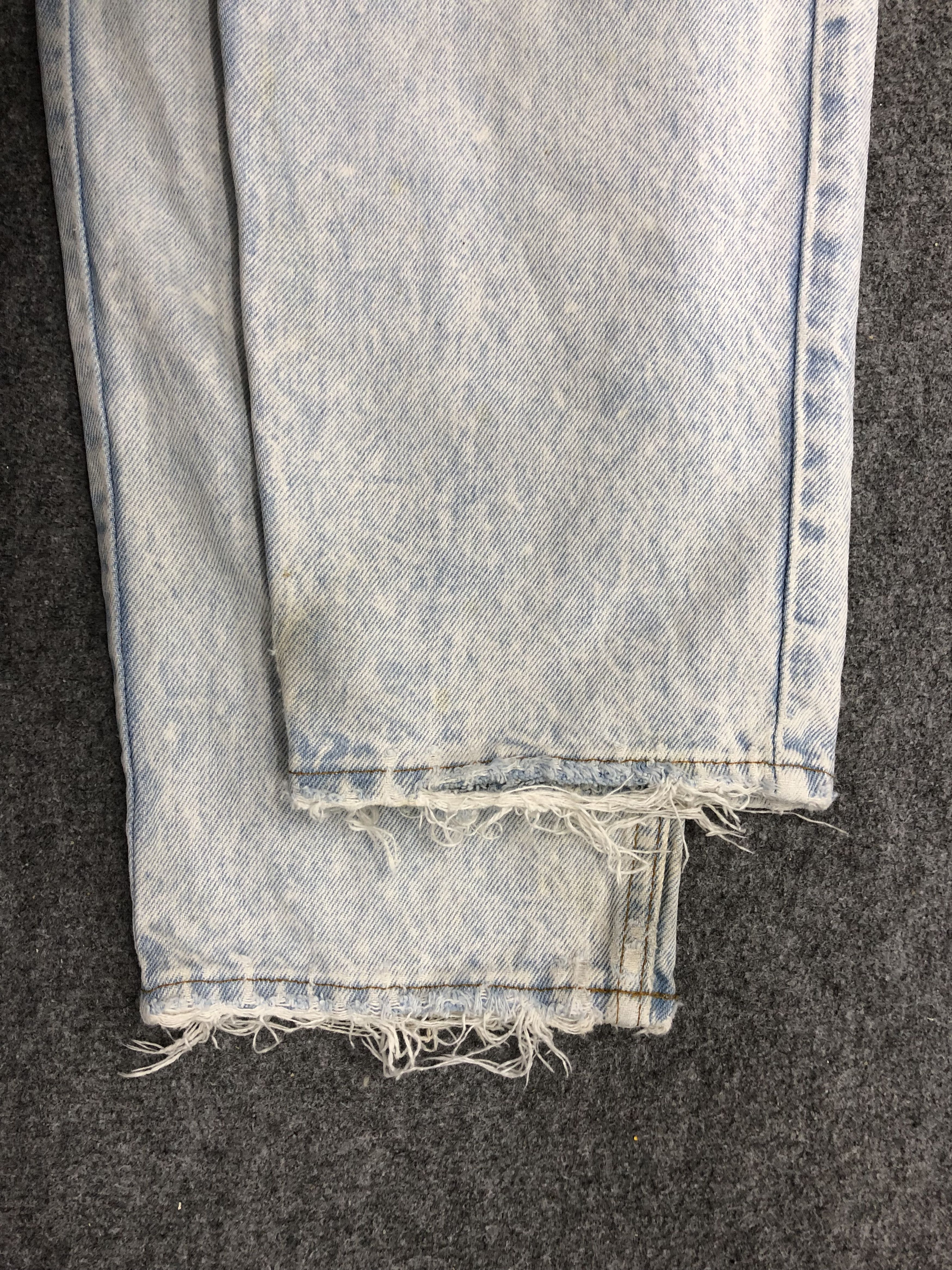 Levi's Vintage Levis Distressed Light wash Jeans DP1003 Size US 35 - 11 Thumbnail