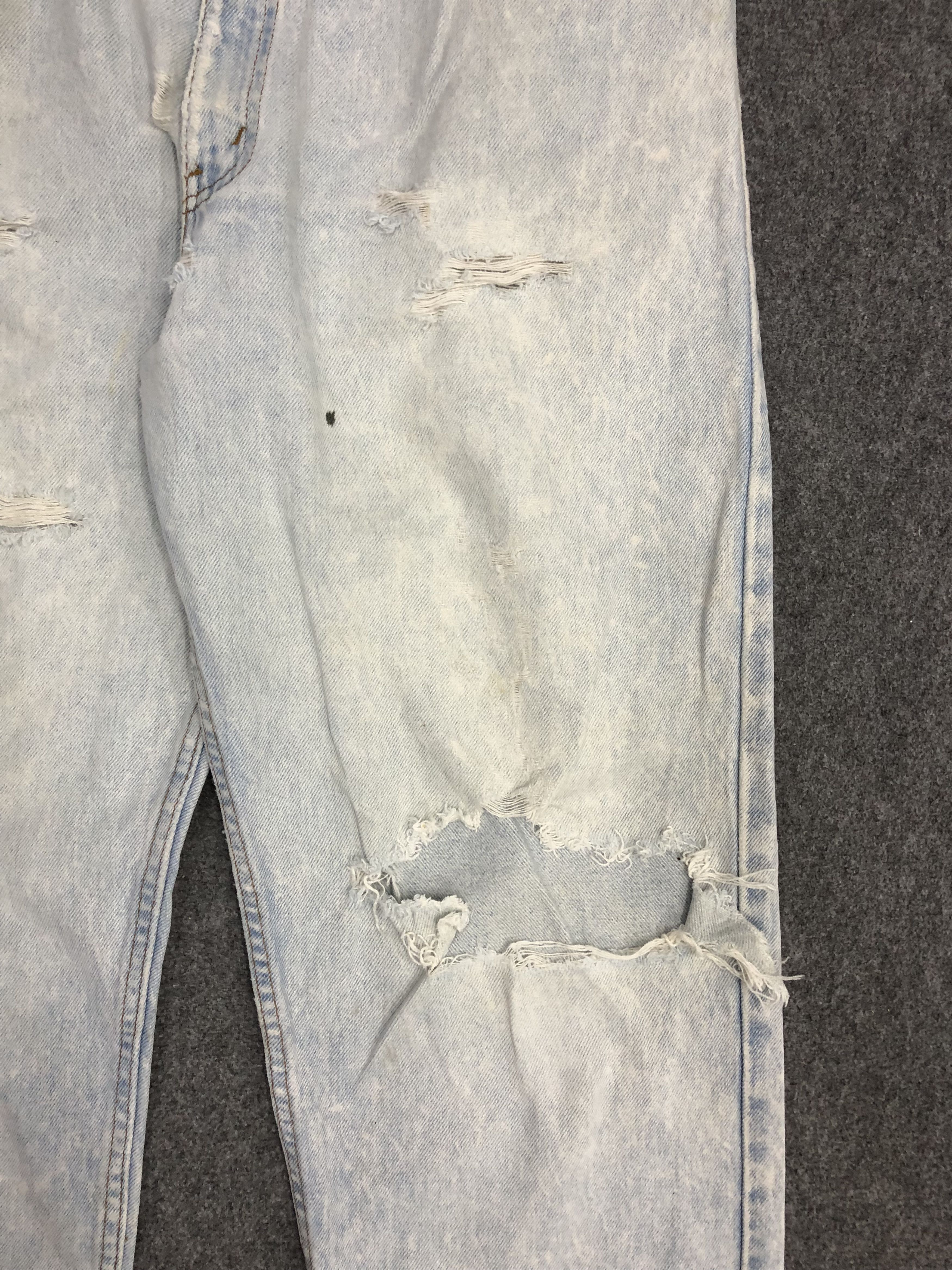 Levi's Vintage Levis Distressed Light wash Jeans DP1003 Size US 35 - 9 Thumbnail