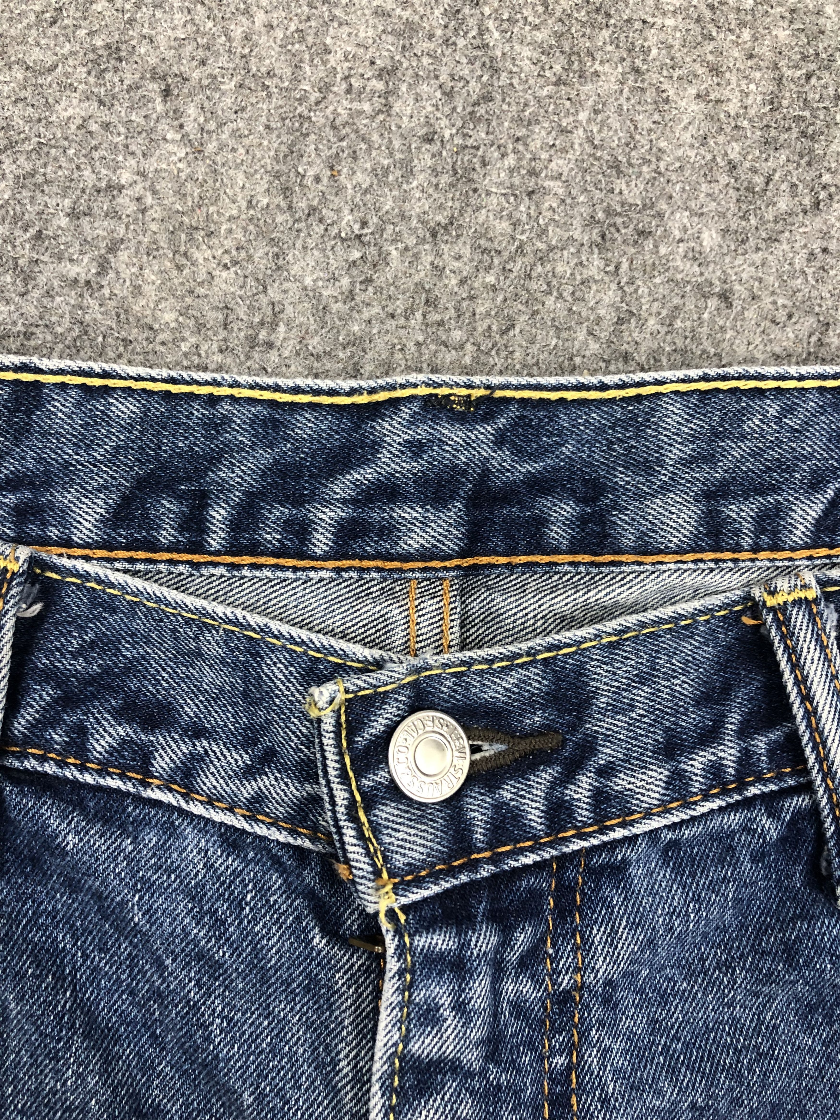 Levi's Vintage Levis 550 Faded Blue Jeans DP1567 Size US 41 - 12 Thumbnail