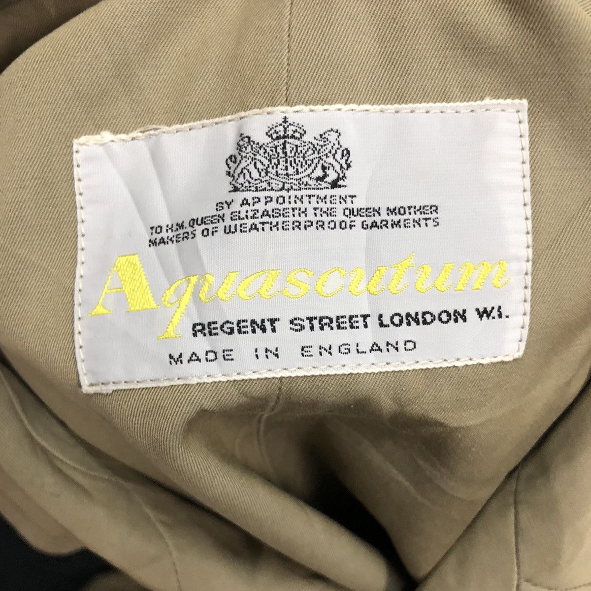 Aquascutum Vintage Aquascutum Trench Coat Jacket Made in England Size US L / EU 52-54 / 3 - 12 Thumbnail