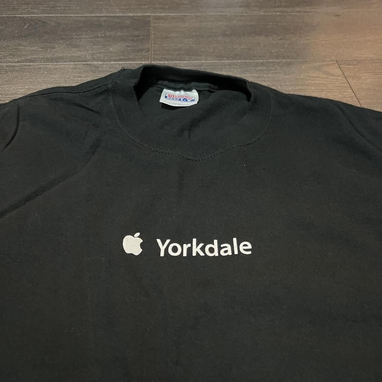 Vintage apple Yorkdale t shirt from the 00s