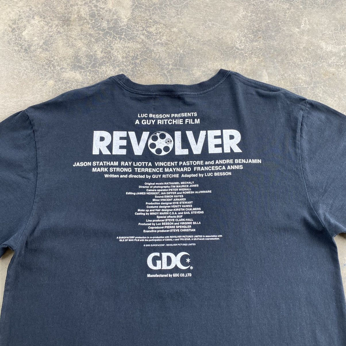 Vintage Vintage Gdc Revolver Movie Gun Photo Tees Size US M / EU 48-50 / 2 - 4 Thumbnail