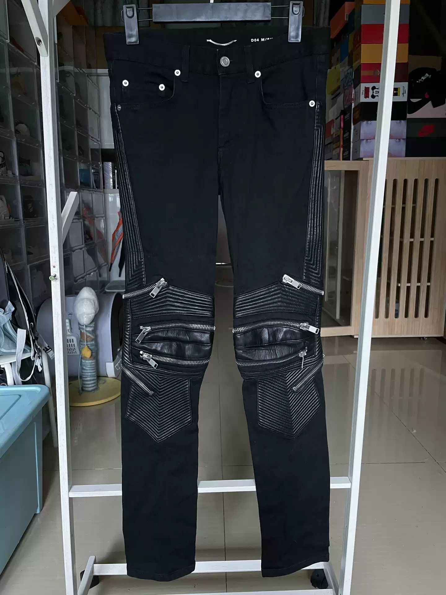 image of YVES Saint Laurent Zip Pant Size 29 in Black, Men's