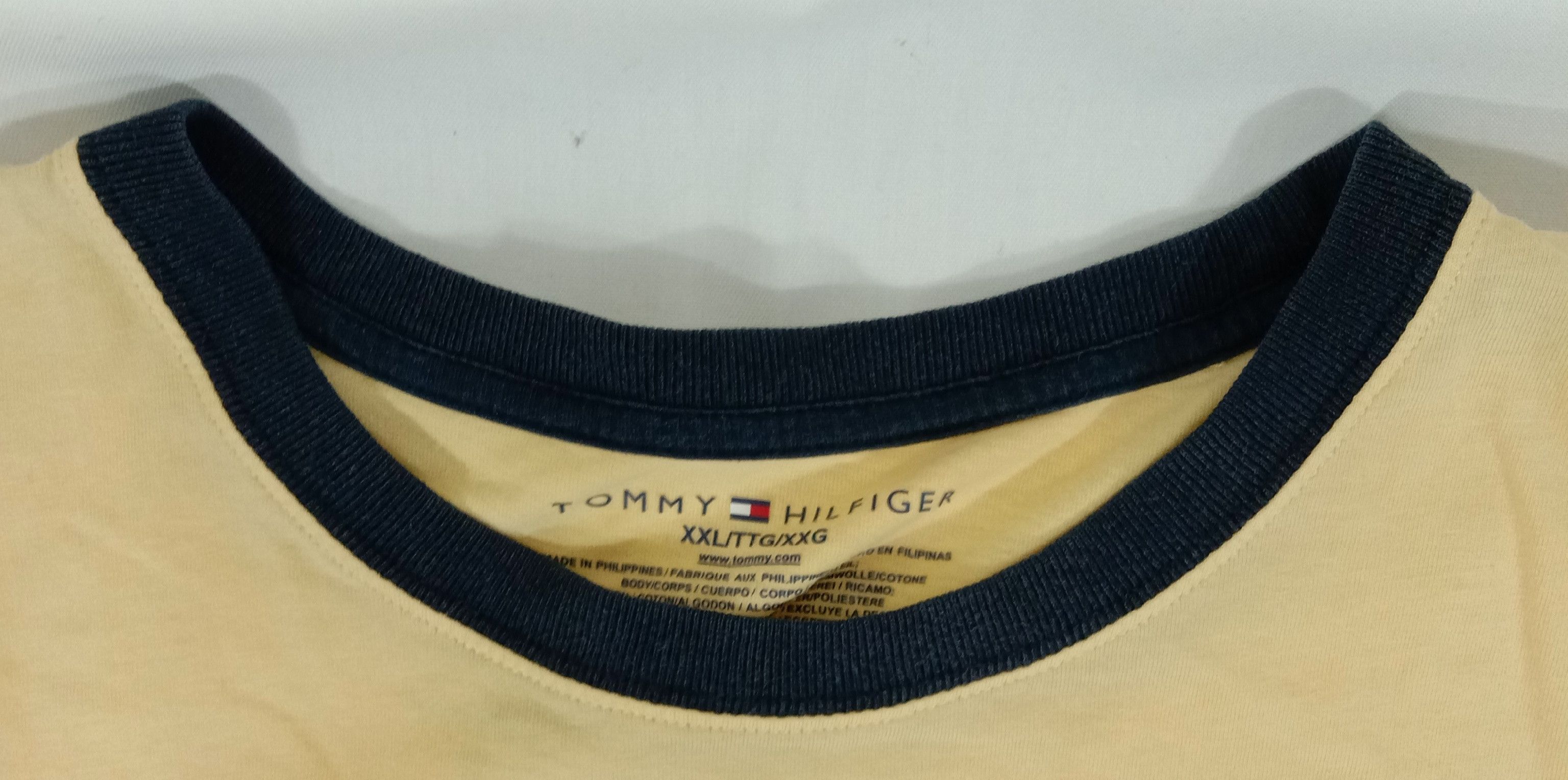 Tommy Hilfiger Vintage Tommy Hilfiger T-Shirt Size US XXL / EU 58 / 5 - 3 Thumbnail