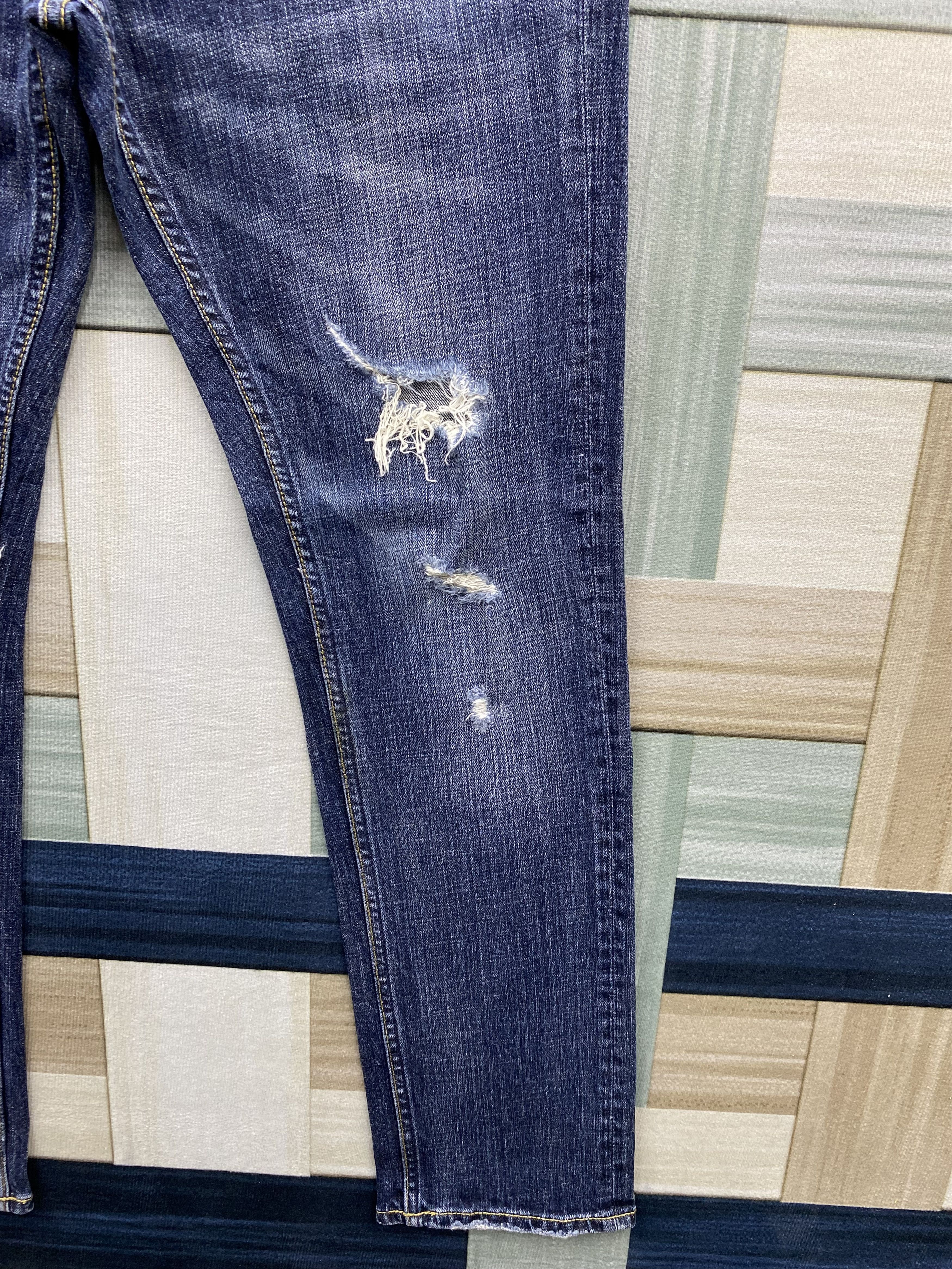 American Eagle Outfitters American Eagle Outfitters Ripped Denim Jean Size US 31 - 6 Thumbnail
