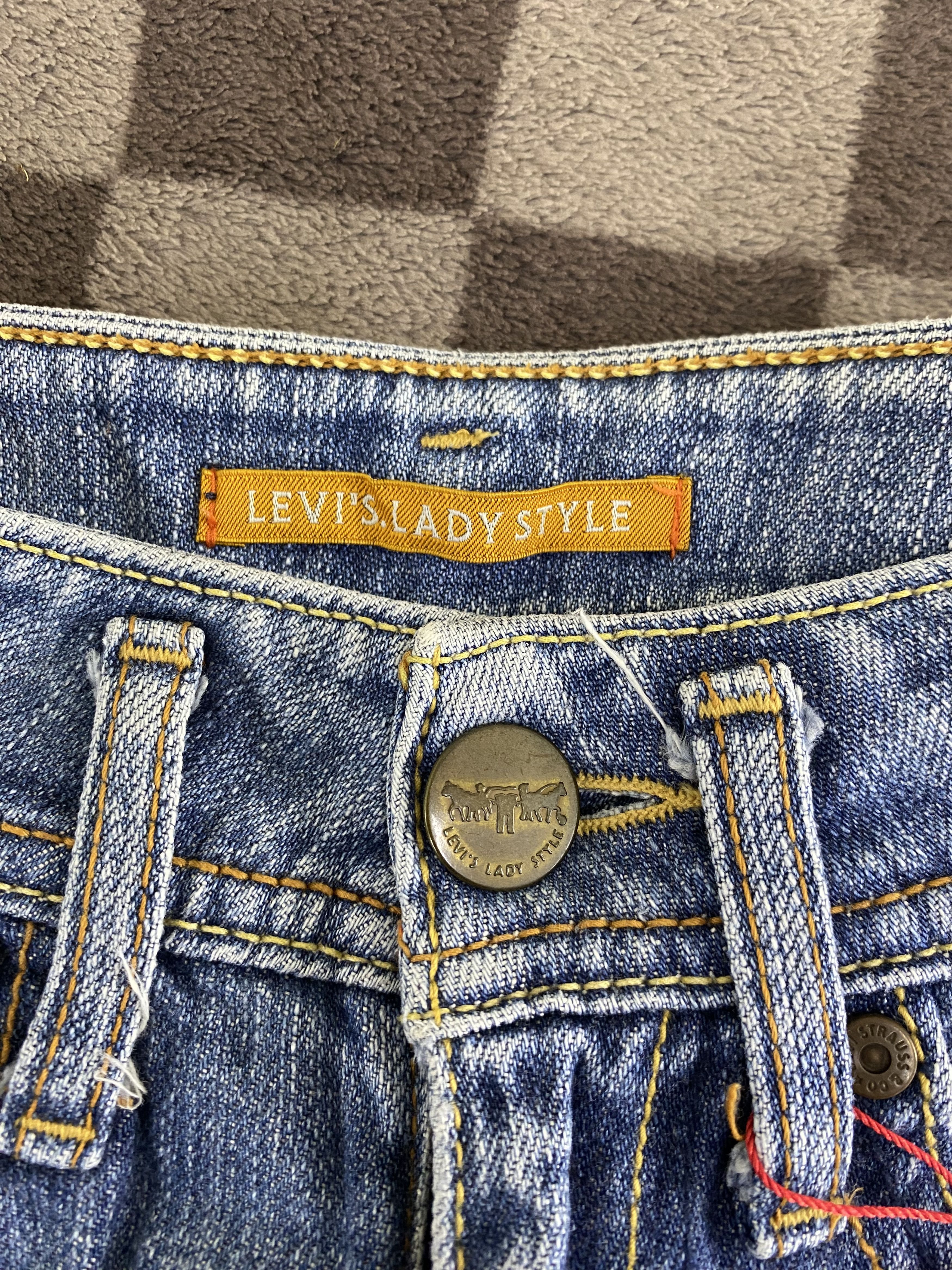 Levi's Vintage Levi's Faded Blue Denim Jean Size 26" / US 2 / IT 38 - 16 Thumbnail