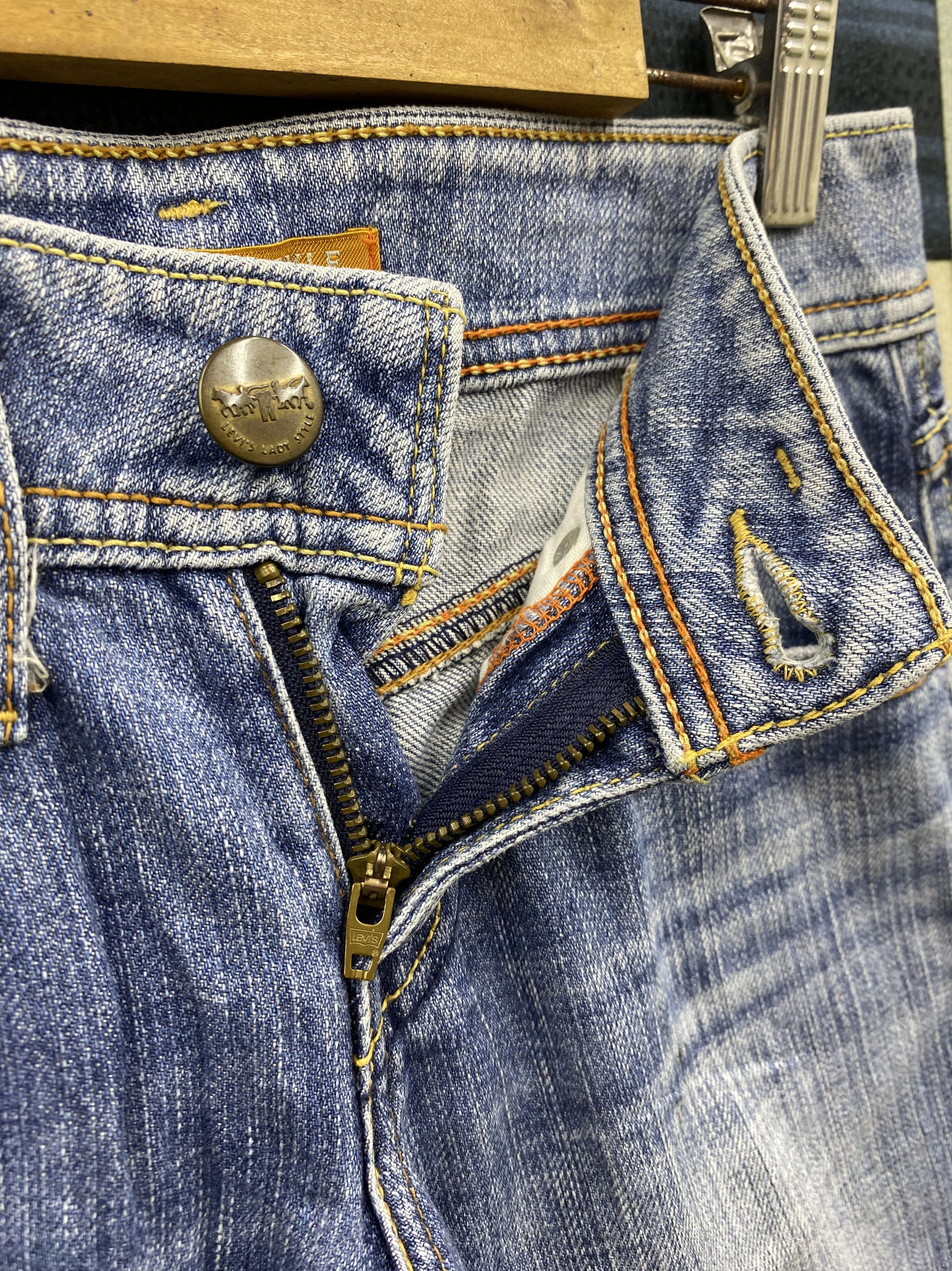 Levi's Vintage Levi's Faded Blue Denim Jean Size 26" / US 2 / IT 38 - 15 Thumbnail