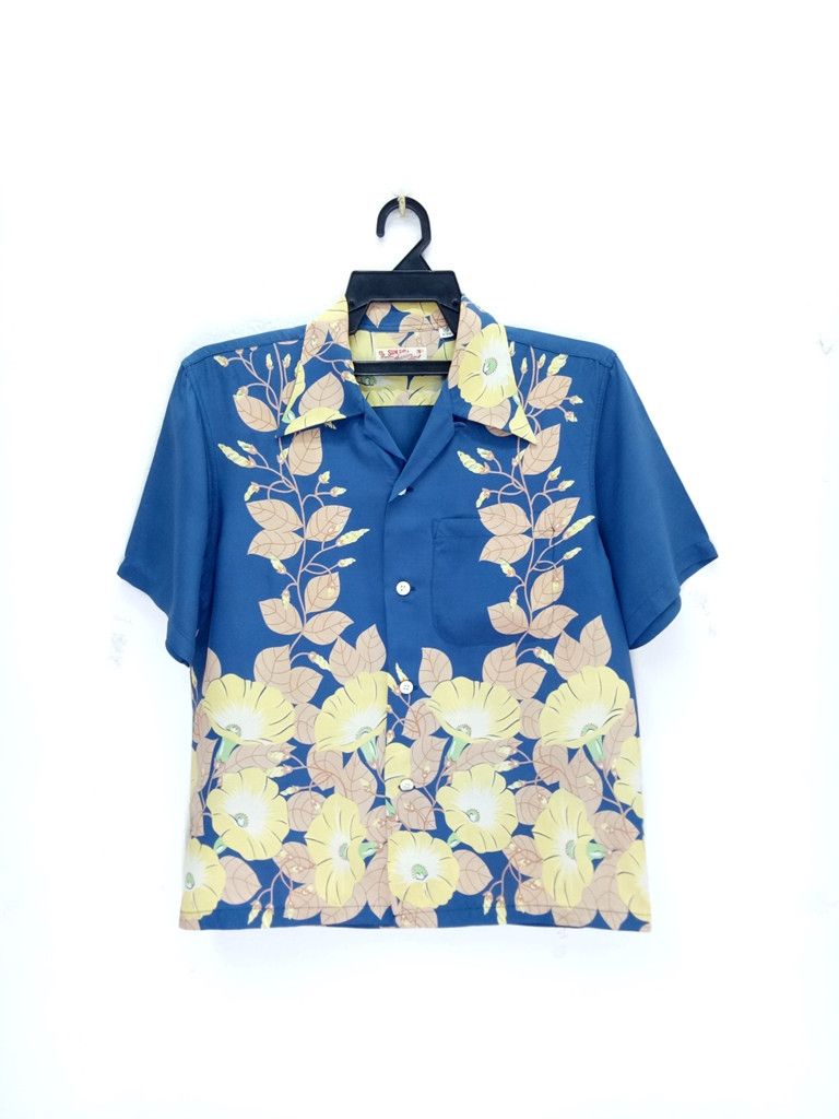 image of Hawaiian Shirt x Sun Surf Rayon Sunsurf Hawaiian Full Flower Button Up Shirt in Blue (Size XS)