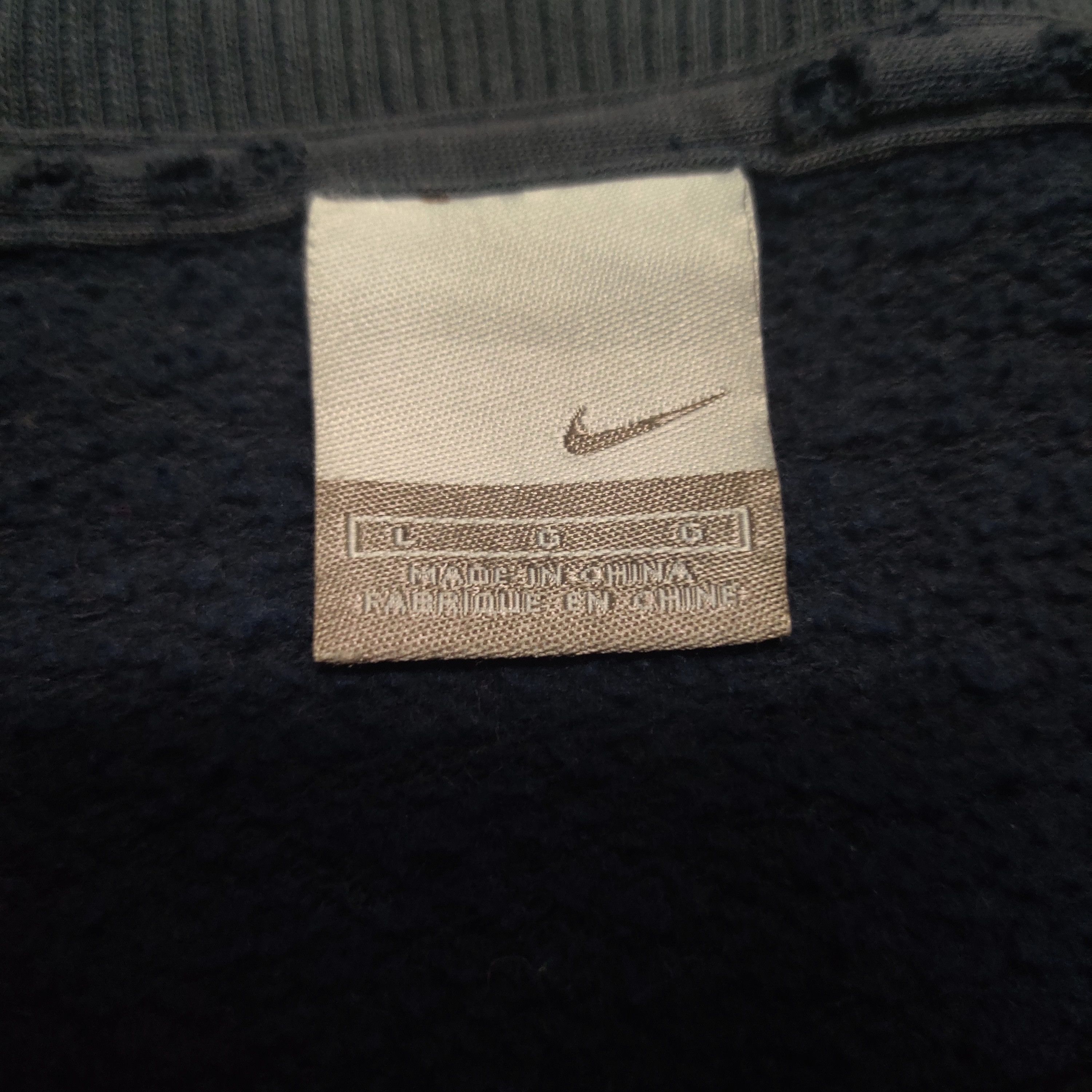 Nike Vintage Nike Mini Swoosh Sweatshirt Distressed Sun Faded Size US L / EU 52-54 / 3 - 7 Thumbnail