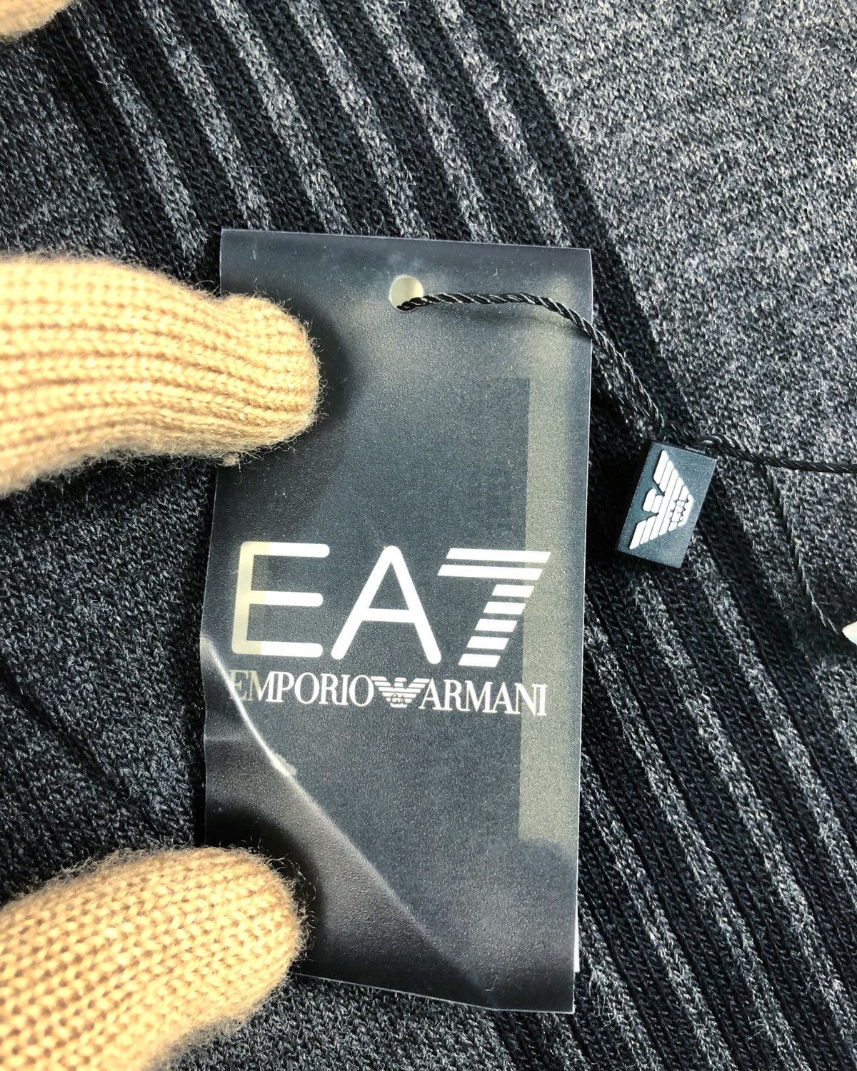 Emporio Armani Emporio Armani Mountain Big Logo Muffler Scarf Made in Italy Size ONE SIZE - 9 Thumbnail