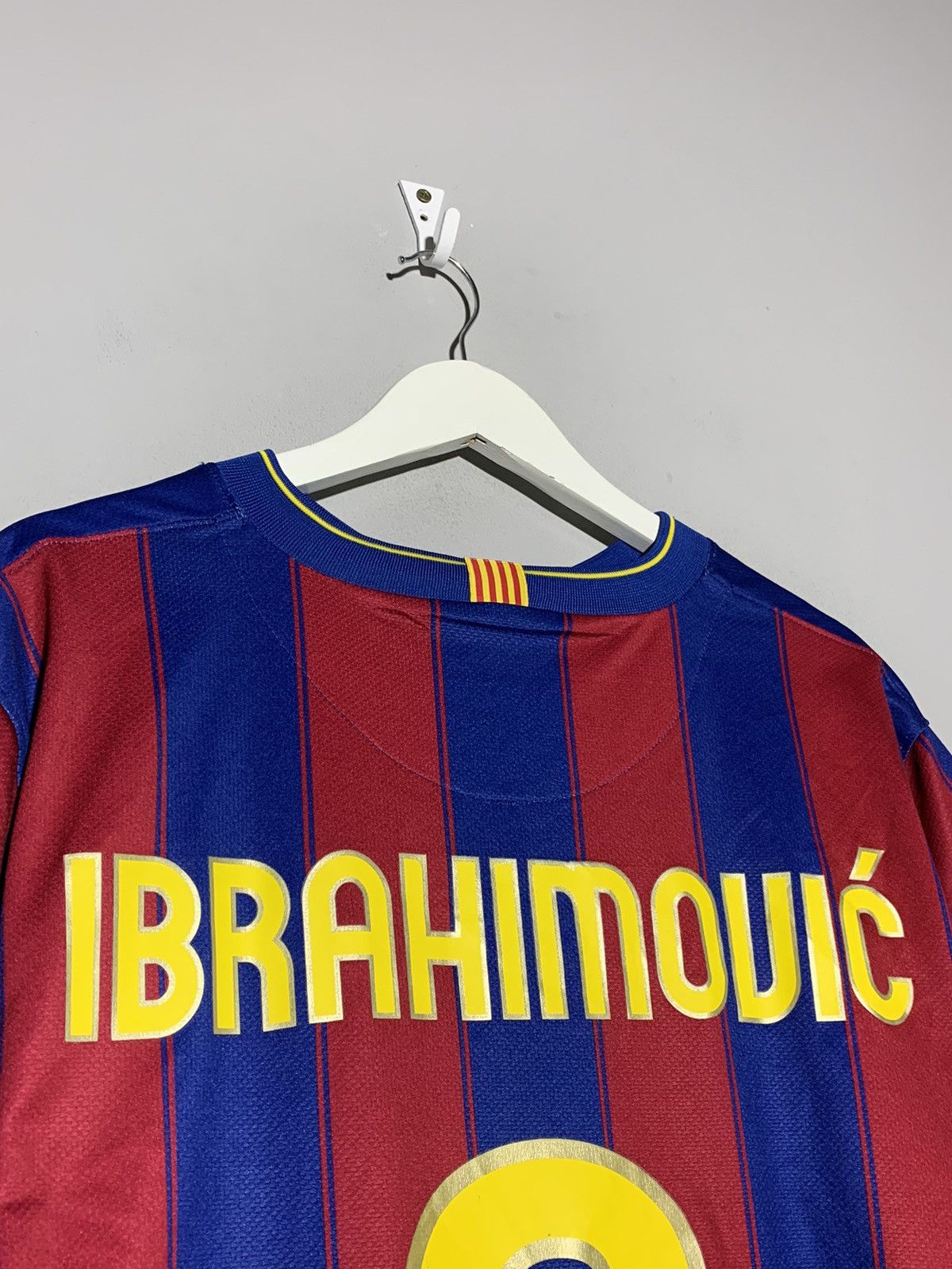 Nike #9 Zlatan Ibrahimovic Barcelona Nike 2009/10 football shirt Size US XL / EU 56 / 4 - 10 Thumbnail