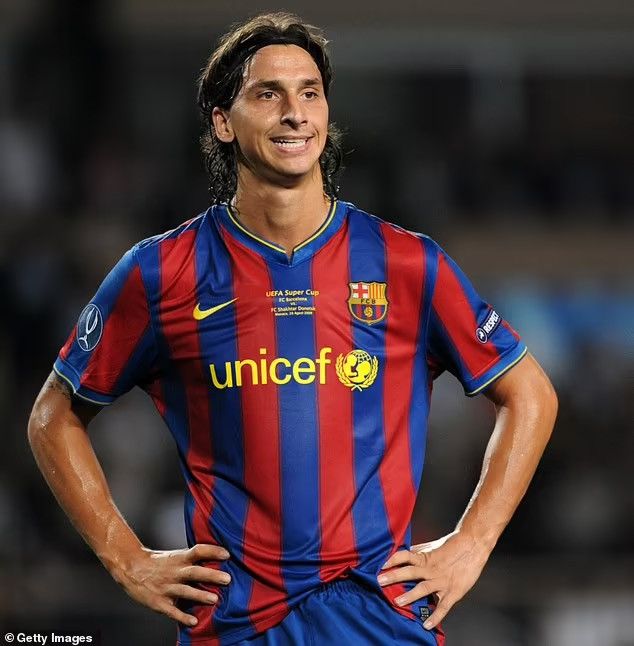 Nike #9 Zlatan Ibrahimovic Barcelona Nike 2009/10 football shirt Size US XL / EU 56 / 4 - 2 Thumbnail