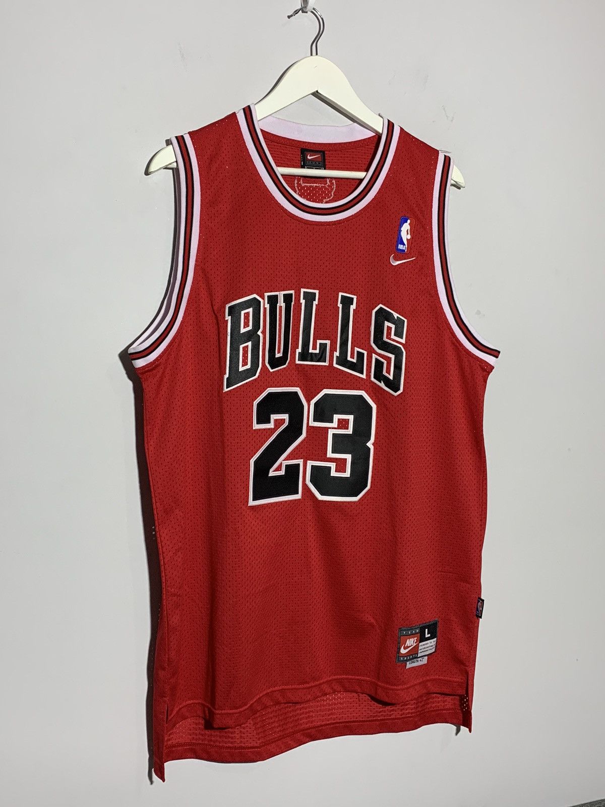 NBA × Nike × Vintage #23 Micheal Jordan Chicago Bulls Nike Vintage Y2k Jersey Size US L / EU 52-54 / 3 - 2 Thumbnail