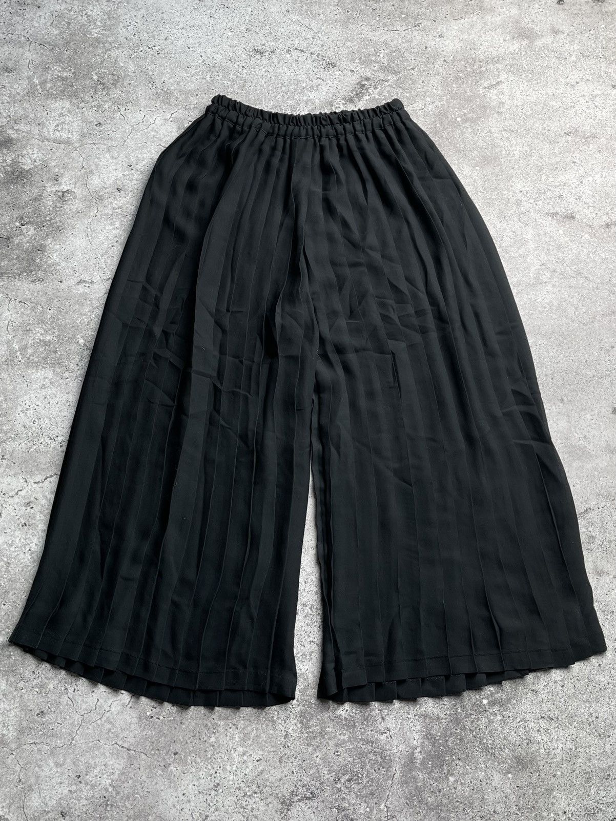 Yohji Yamamoto Parachute Pants 600070340blk main image 0