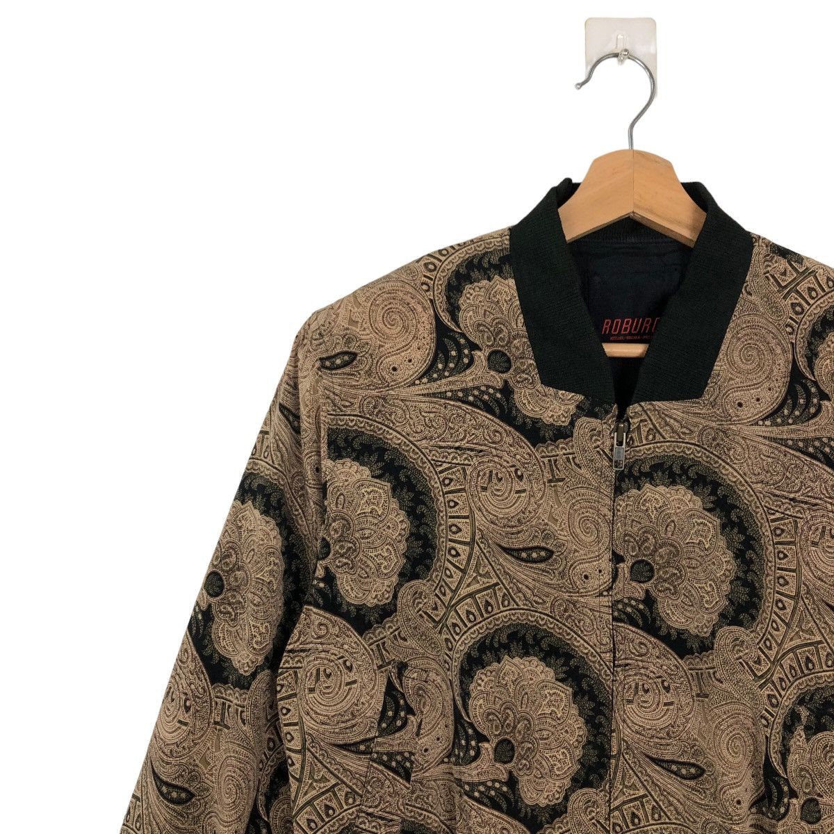 Japanese Brand VINTAGE BOMBER SILK OVERPRINT JACKET ROBUROI JAPAN Size US M / EU 48-50 / 2 - 6 Thumbnail
