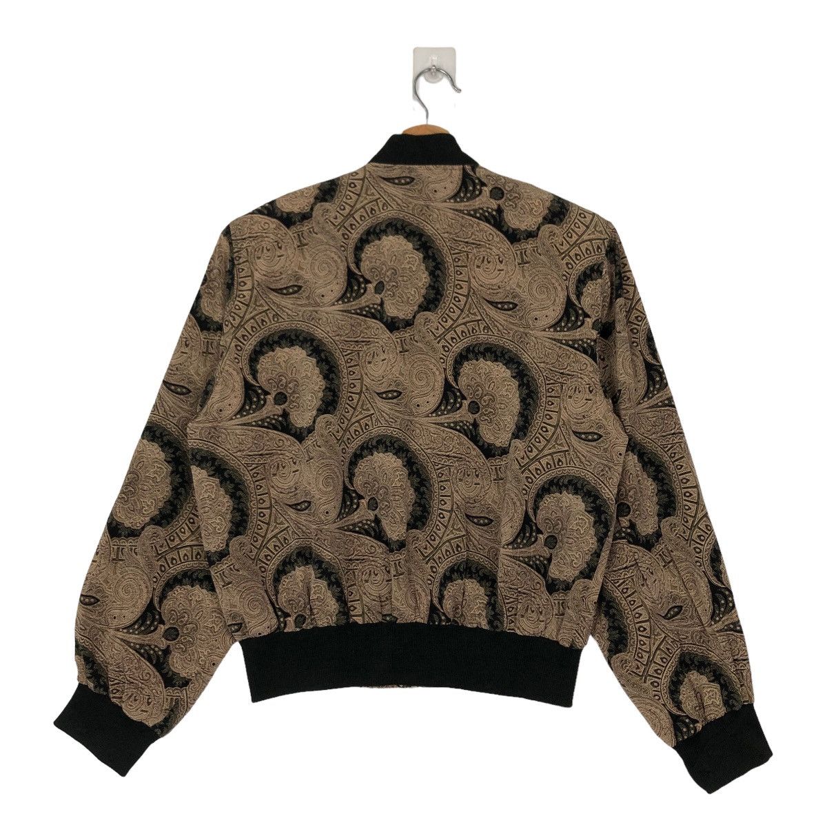 Japanese Brand VINTAGE BOMBER SILK OVERPRINT JACKET ROBUROI JAPAN Size US M / EU 48-50 / 2 - 7 Thumbnail