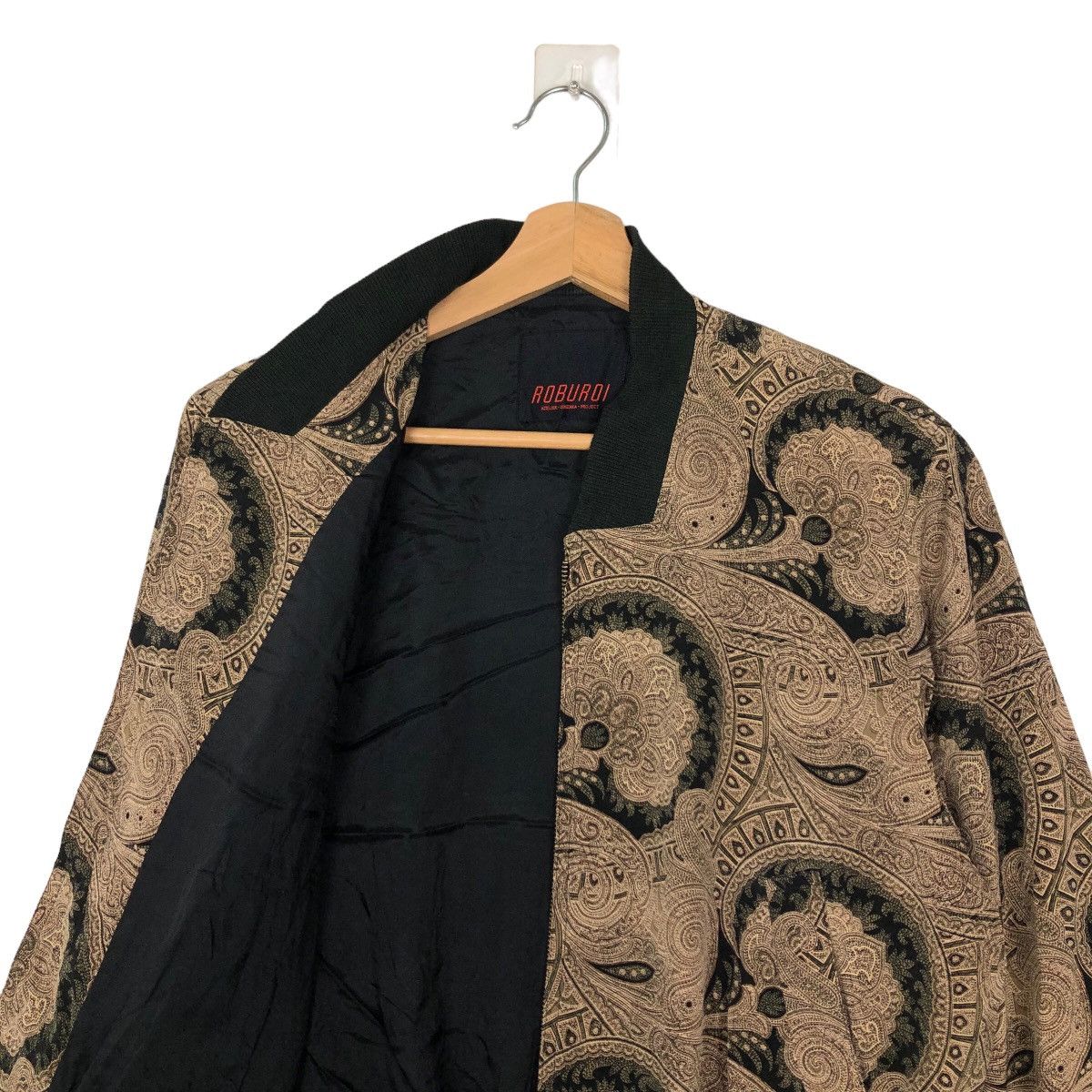 Japanese Brand VINTAGE BOMBER SILK OVERPRINT JACKET ROBUROI JAPAN Size US M / EU 48-50 / 2 - 9 Thumbnail