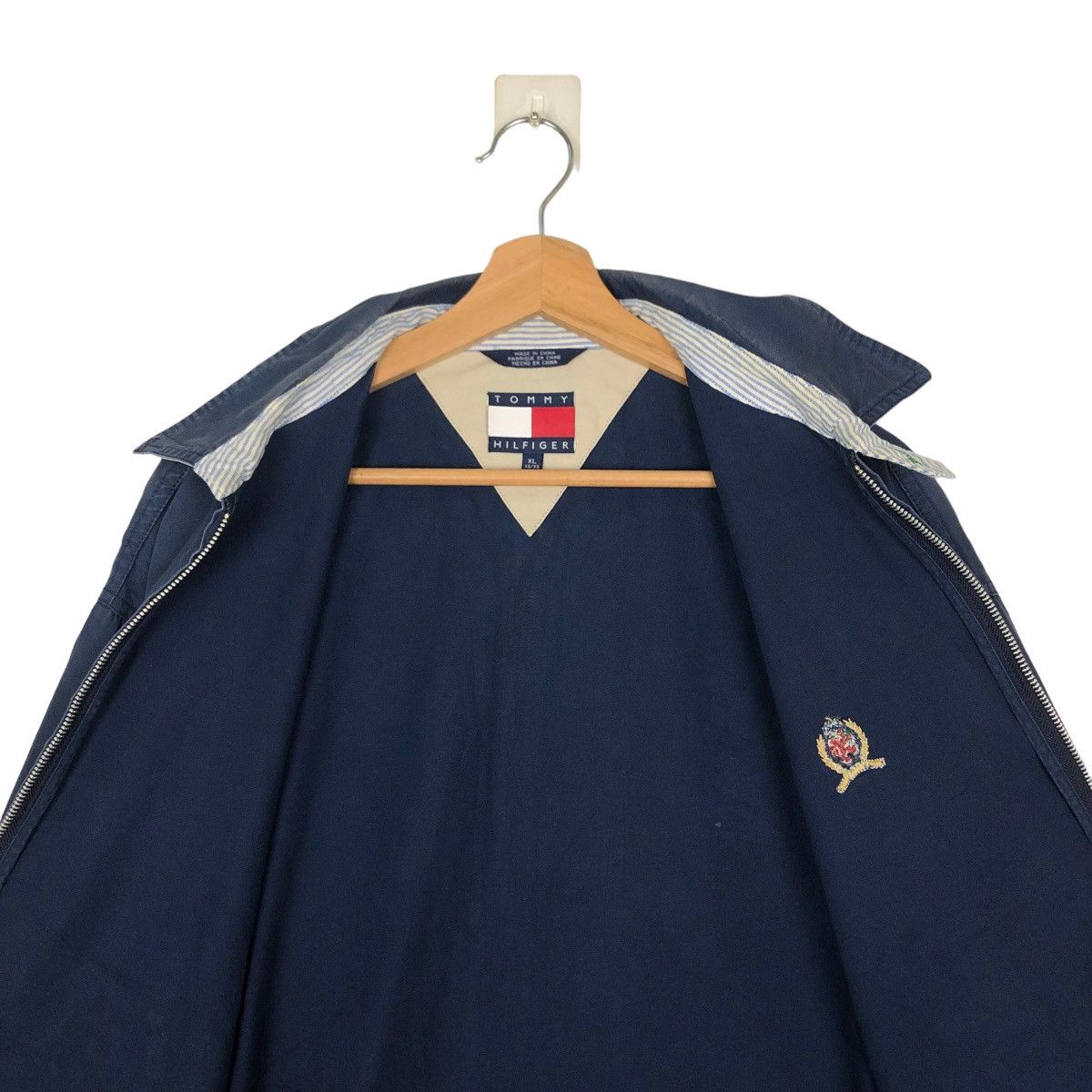 Japanese Brand VINTAGE BOMBER JACKET RARE DESIGN TOMMY HILFIGER Size US XL / EU 56 / 4 - 10 Thumbnail