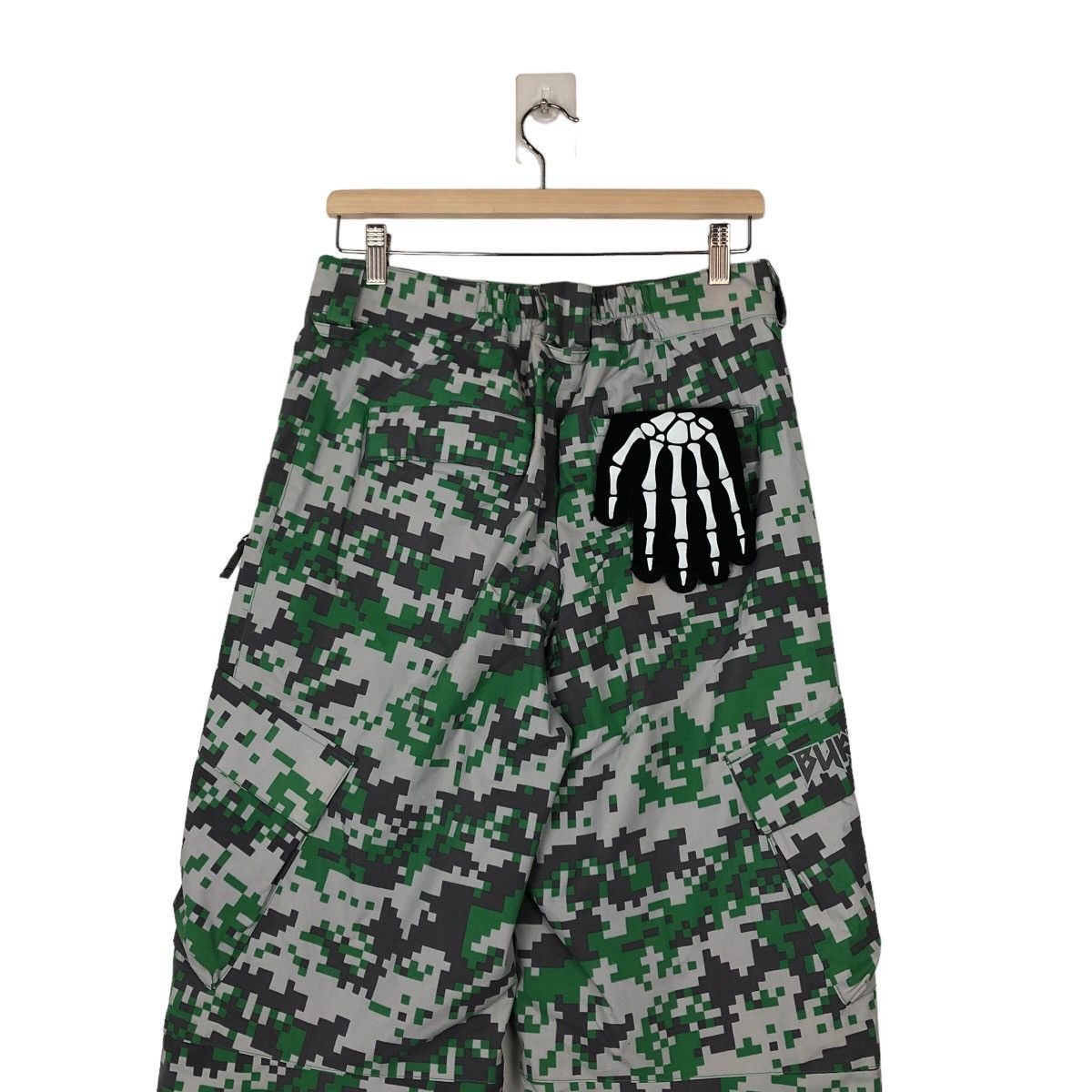 Japanese Brand VINTAGE SKI PANTS CAMO DESIGN FULL PRINT BURTON JAPAN Size US 31 - 8 Thumbnail