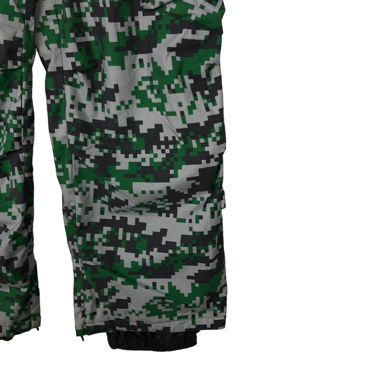 Japanese Brand VINTAGE SKI PANTS CAMO DESIGN FULL PRINT BURTON JAPAN Size US 31 - 4 Thumbnail