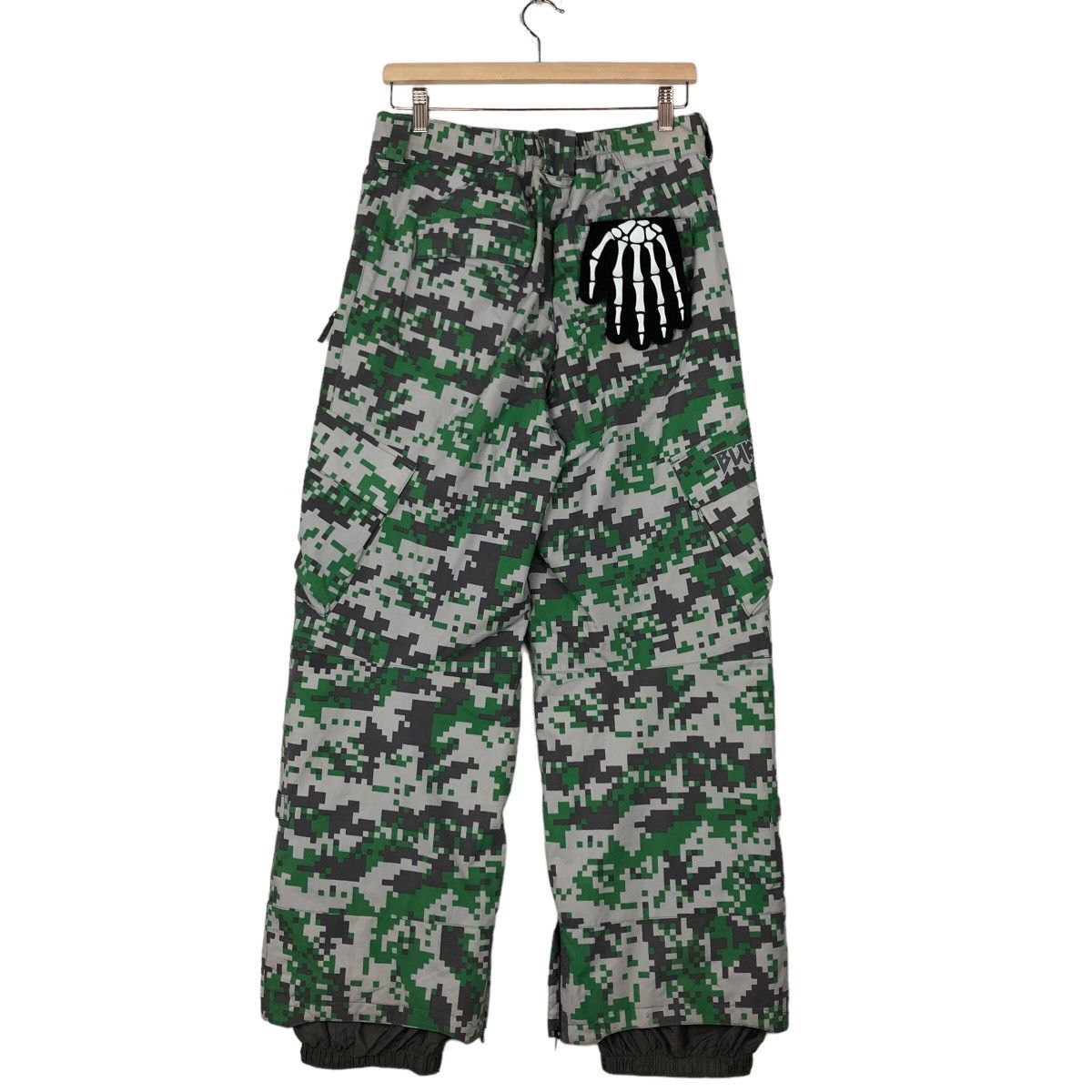 Japanese Brand VINTAGE SKI PANTS CAMO DESIGN FULL PRINT BURTON JAPAN Size US 31 - 7 Thumbnail