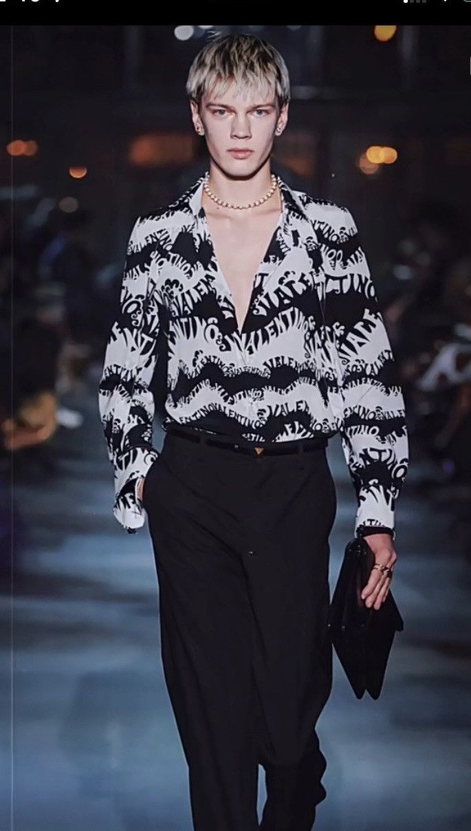 Valentino 1970 archive classic wave print silk shirt Size US M / EU 48-50 / 2 - 1 Thumbnail