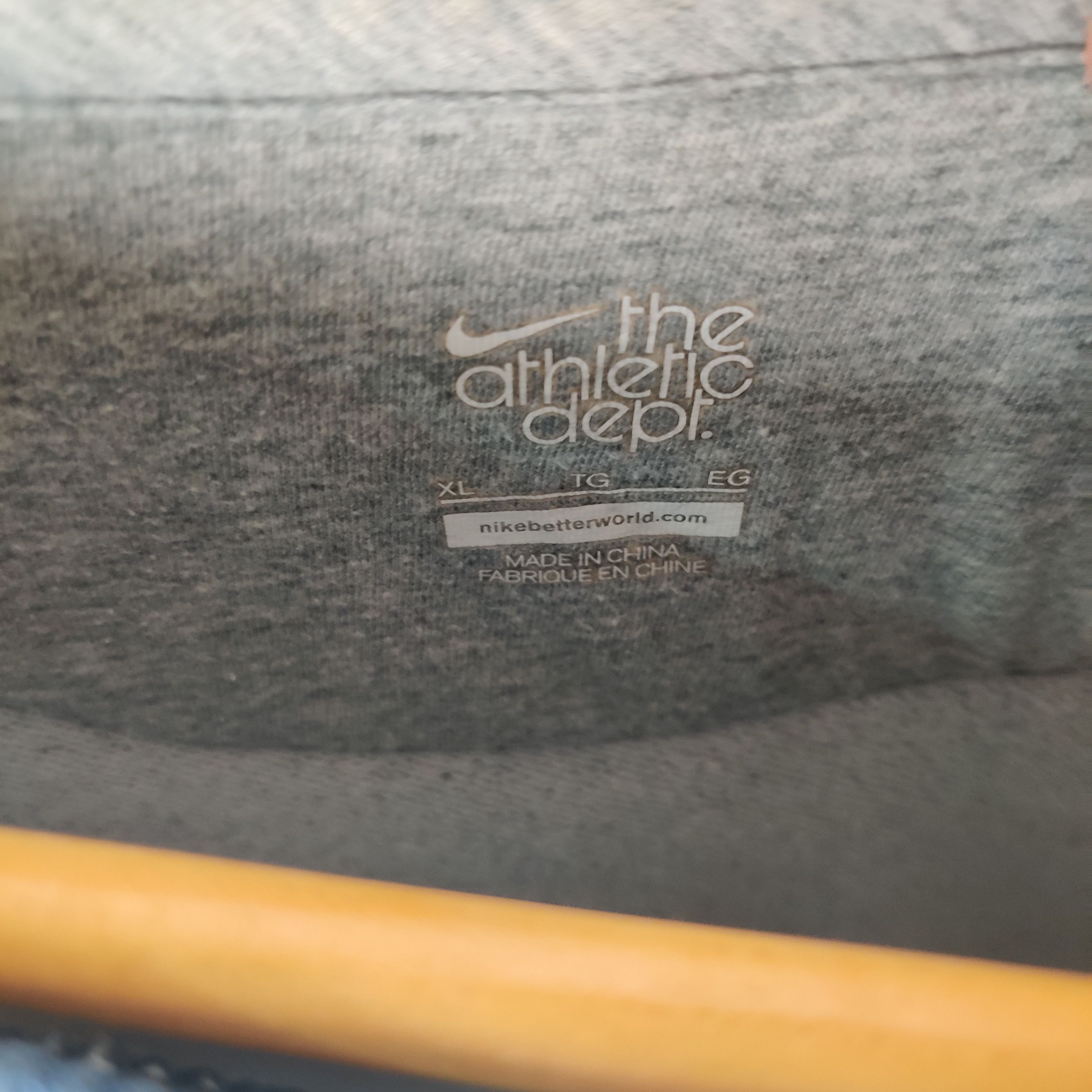 Nike Vintage Nike Athletics Dept Sweatshirt Embroidered Size US L / EU 52-54 / 3 - 3 Thumbnail