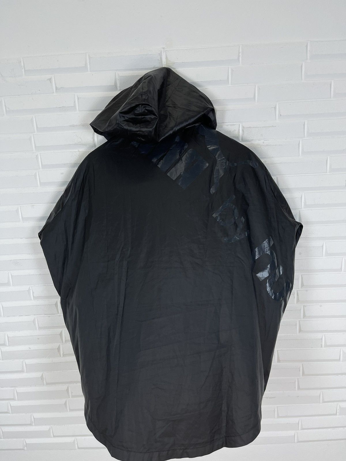 Hussein Chalayan × Puma Black PUMA by HUSSEIN CHAYALAN Windbreaker BIG SPELLOUT Size US M / EU 48-50 / 2 - 7 Thumbnail