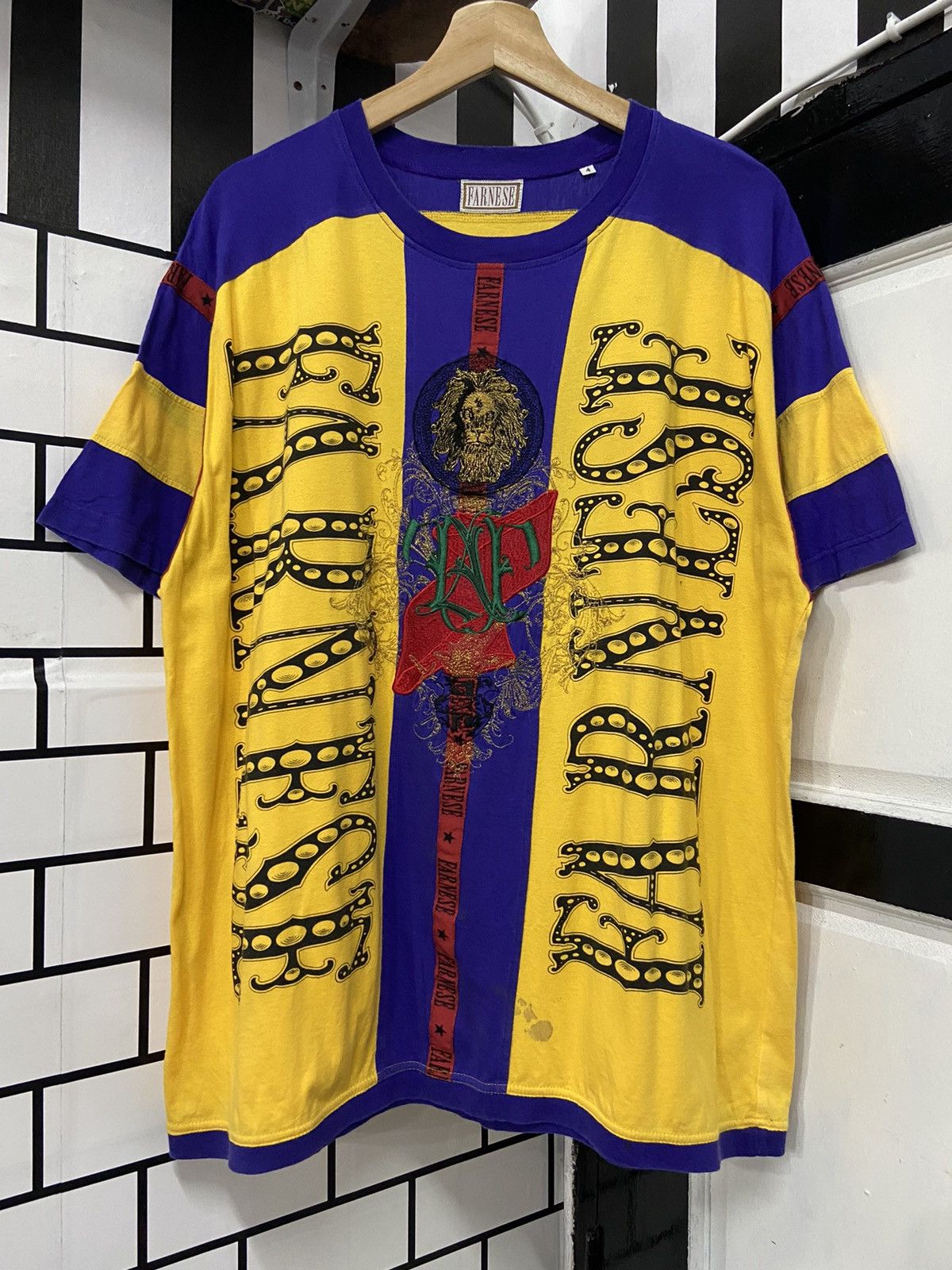 Designer × Vintage Vintage 90’s Farnese Royal Marine Embroidered Tshirt Size US XL / EU 56 / 4 - 1 Thumbnail