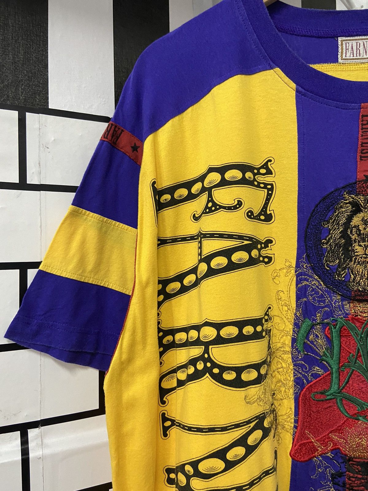 Designer × Vintage Vintage 90’s Farnese Royal Marine Embroidered Tshirt Size US XL / EU 56 / 4 - 11 Thumbnail