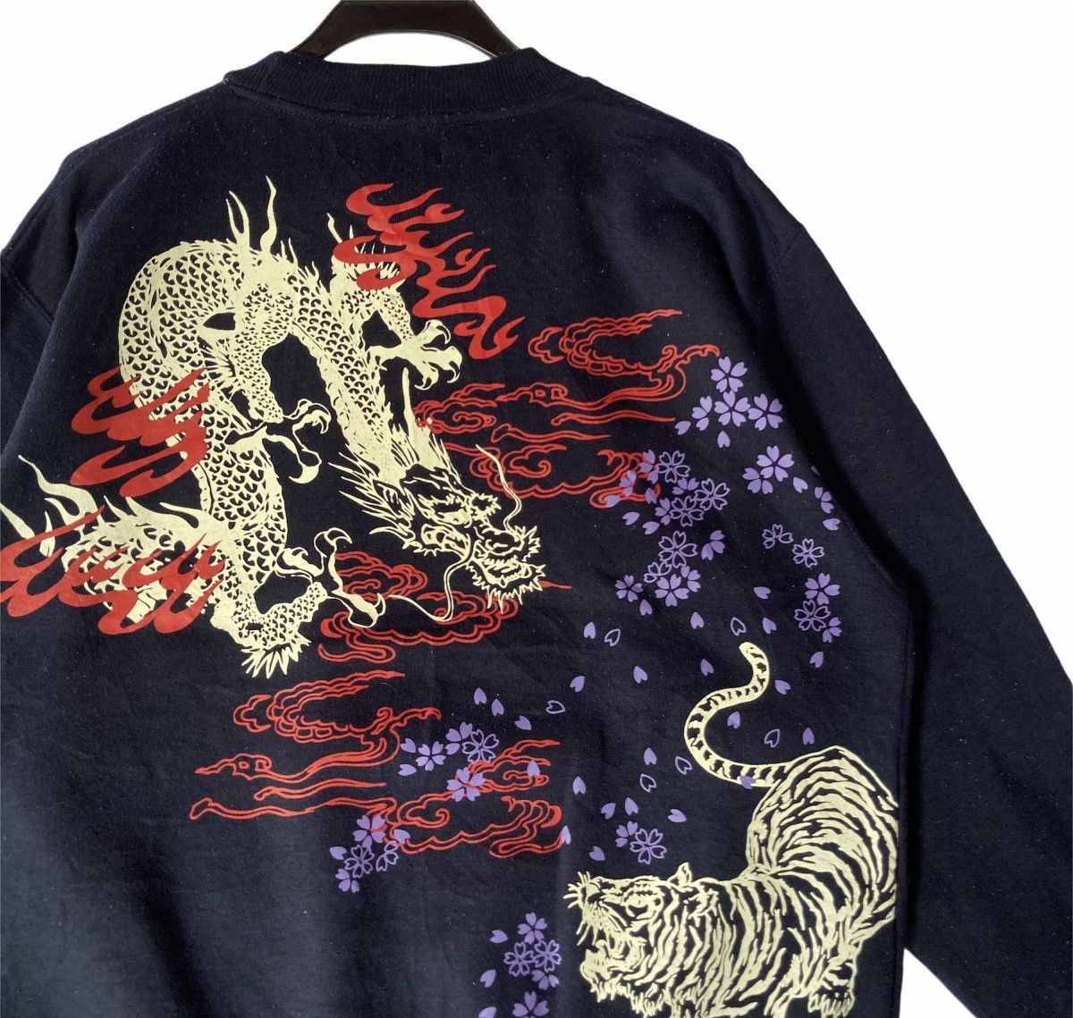 If Six Was Nine × Vintage Vintage Japan Sukajan Design Dragon Sweatshirt Size US L / EU 52-54 / 3 - 2 Thumbnail