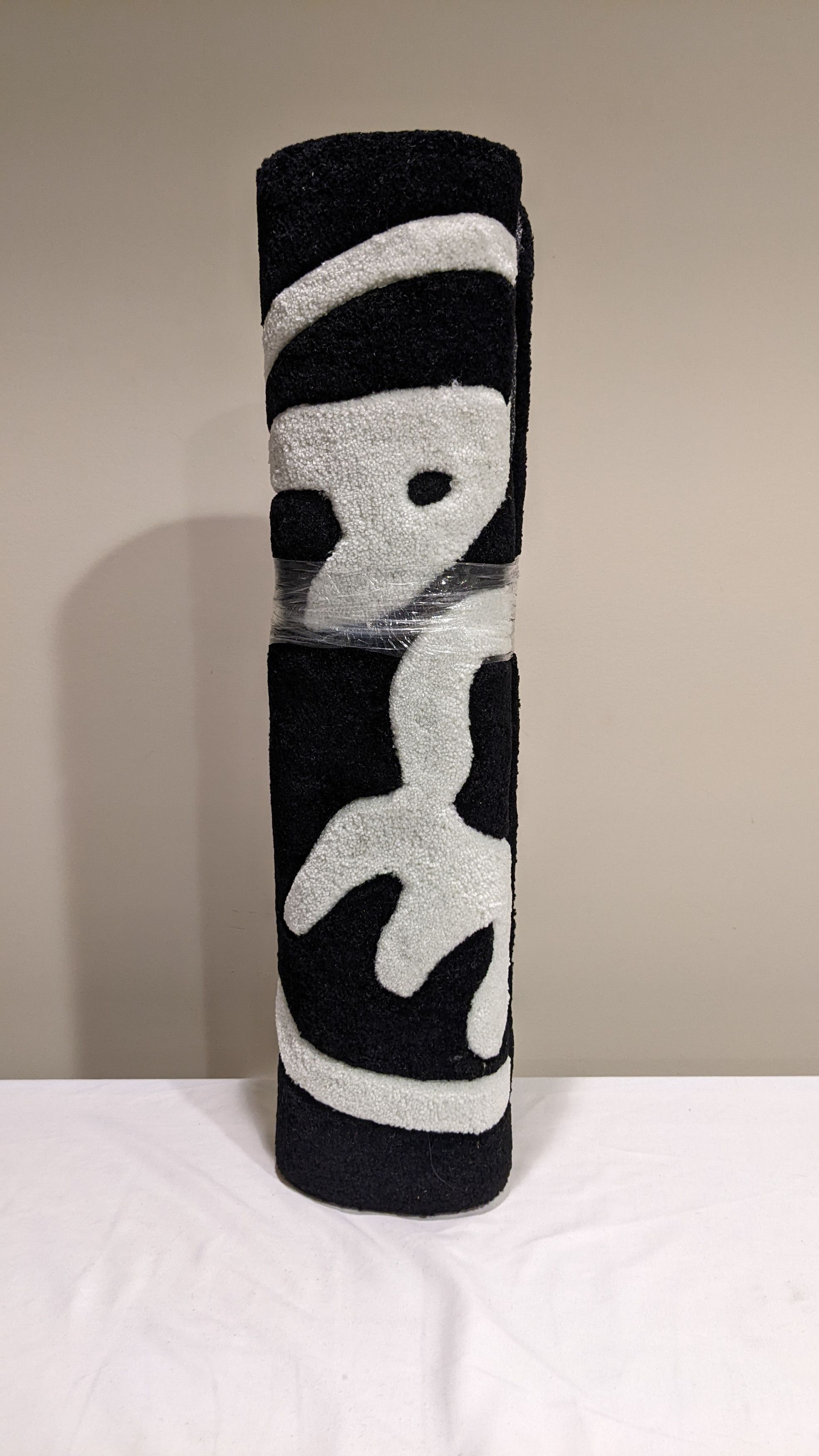 Palace × Streetwear × Supreme Palace Middle Finger Up Rug Black DSWT ...