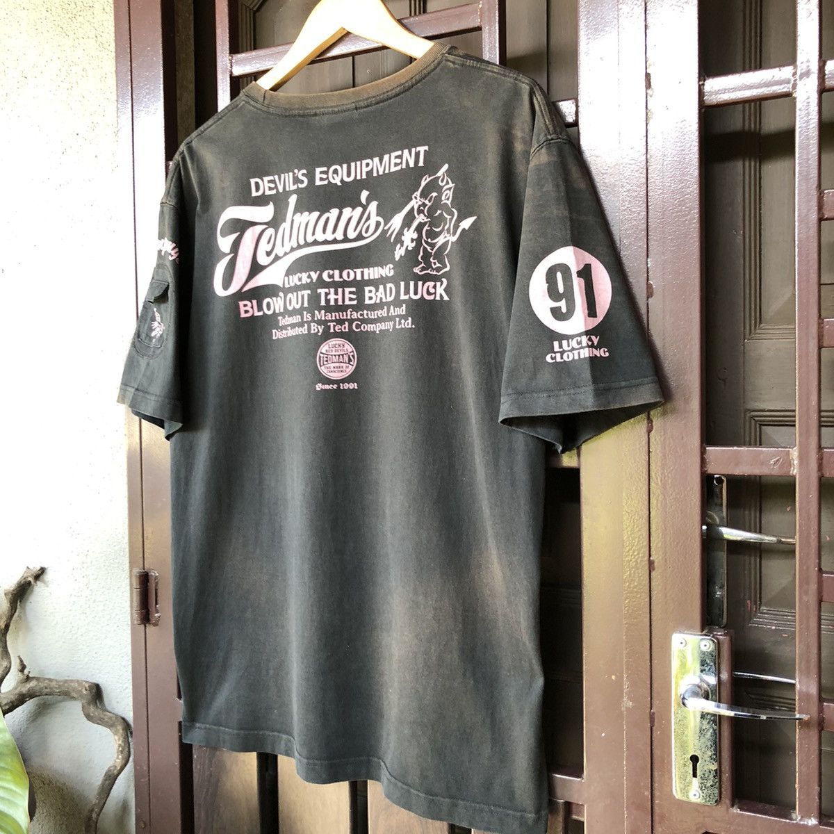 Vintage Faded Ted Company Devils Equipment Tshirt Size US XL / EU 56 / 4 - 2 Thumbnail
