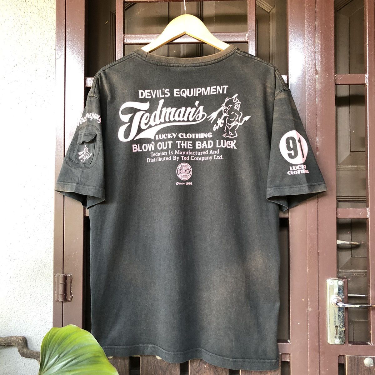 Vintage Faded Ted Company Devils Equipment Tshirt Size US XL / EU 56 / 4 - 1 Thumbnail