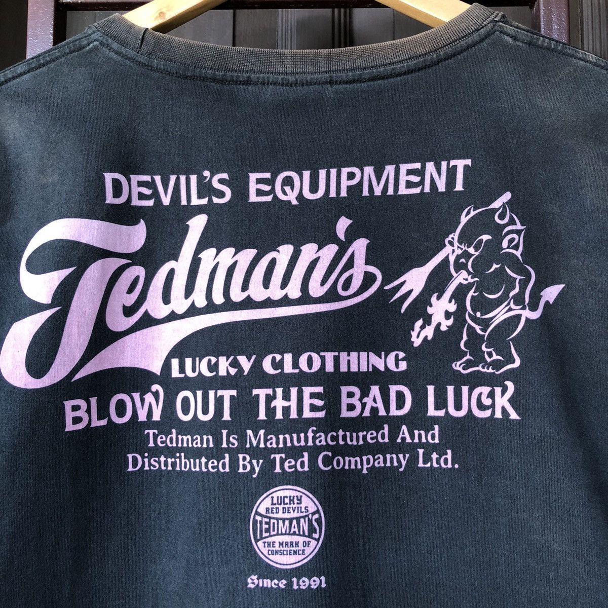 Vintage Faded Ted Company Devils Equipment Tshirt Size US XL / EU 56 / 4 - 4 Thumbnail