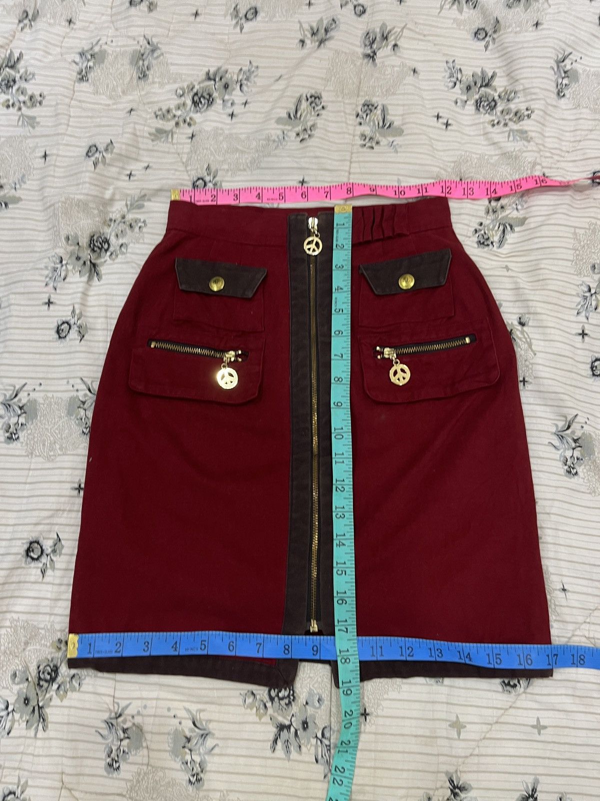 Moschino (Ggg). MOSCHINO MULTI POCKET HYPEBEAST SKIRT Size 24" / US 00 / IT 34 - 12 Thumbnail
