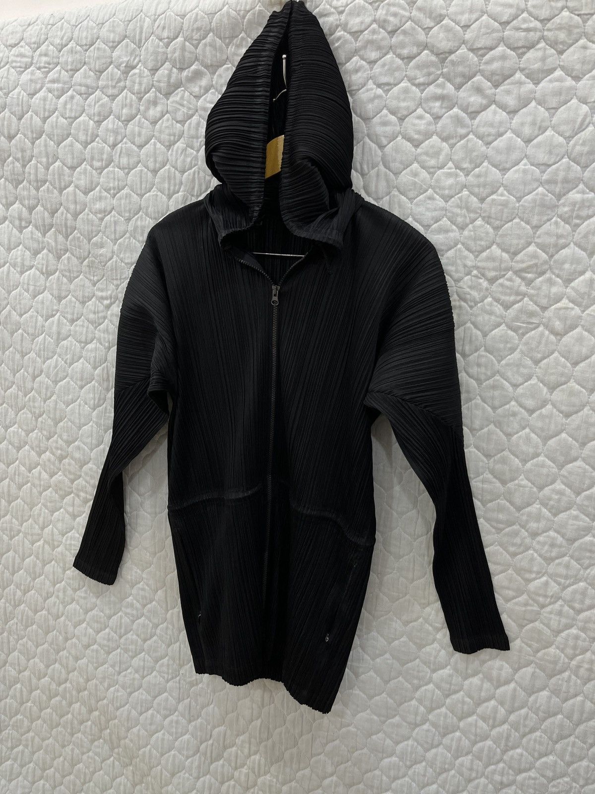 Pleats Please Issey Miyake (Oooo). ISSEY MIYAKE PLEATS PLEASE HOODIE JACKET Size M / US 6-8 / IT 42-44 - 2 Thumbnail