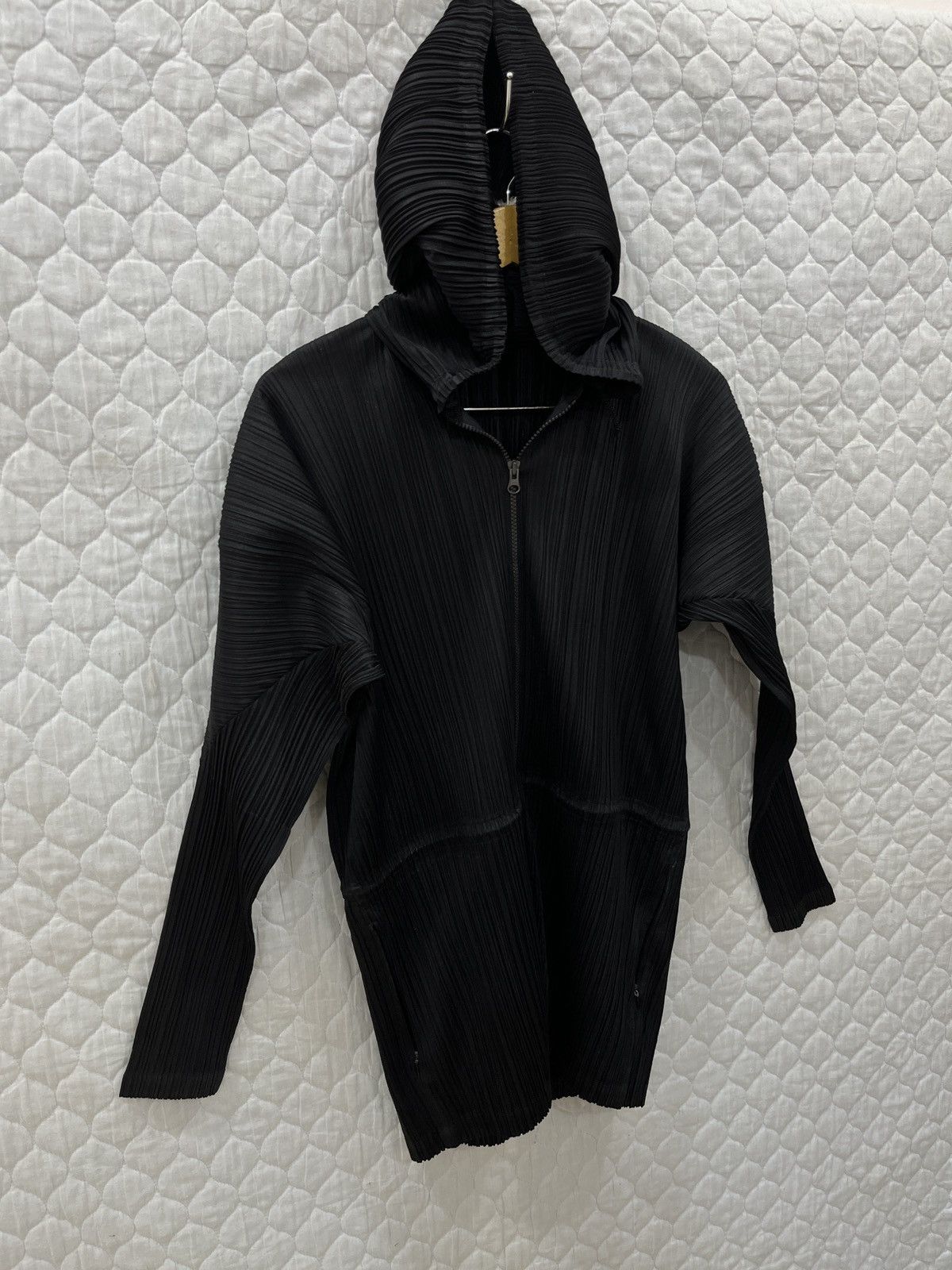 Pleats Please Issey Miyake (Oooo). ISSEY MIYAKE PLEATS PLEASE HOODIE JACKET Size M / US 6-8 / IT 42-44 - 3 Thumbnail