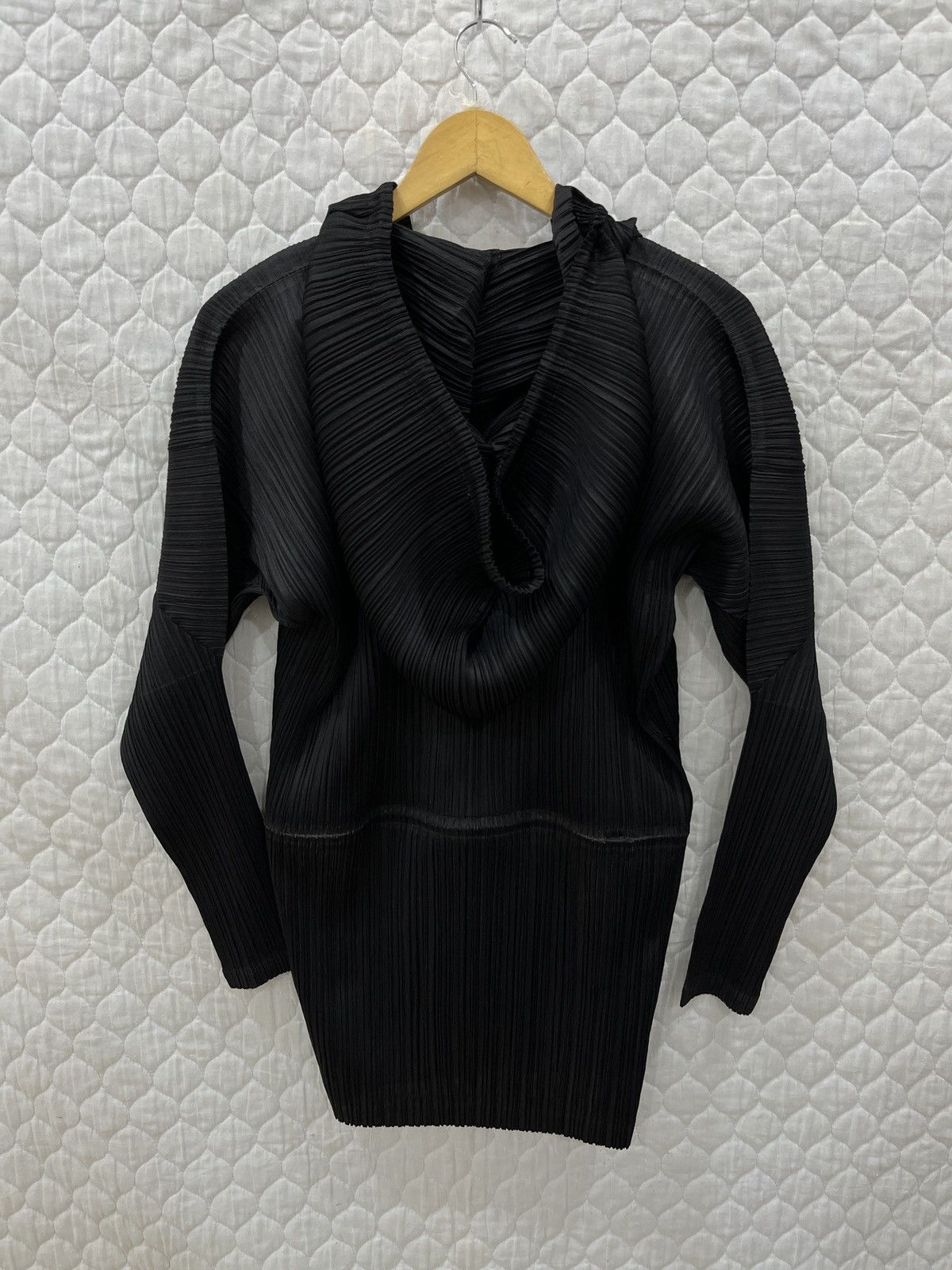 Pleats Please Issey Miyake (Oooo). ISSEY MIYAKE PLEATS PLEASE HOODIE JACKET Size M / US 6-8 / IT 42-44 - 4 Thumbnail